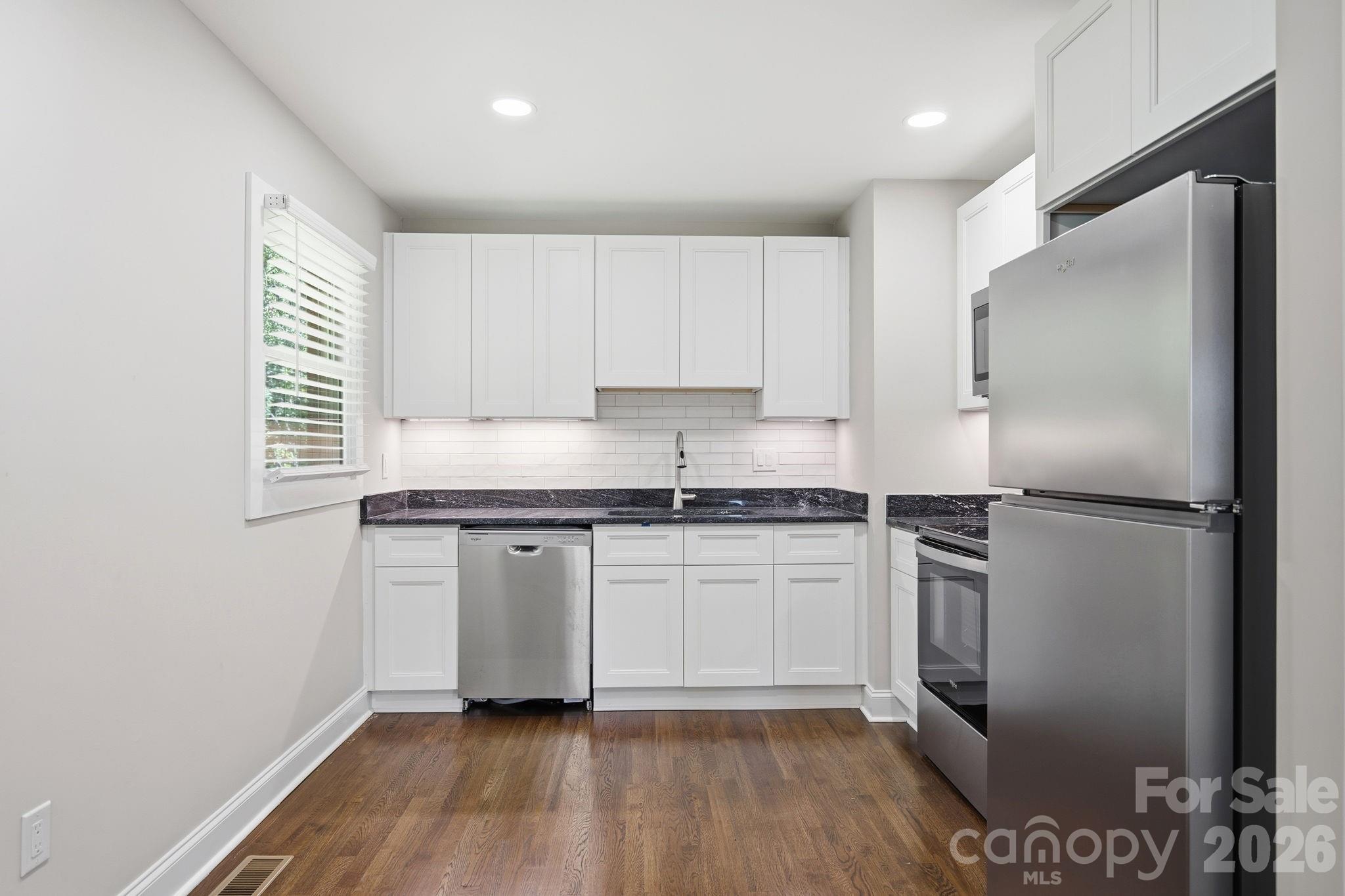 413 E Mclelland Avenue — Mooresville