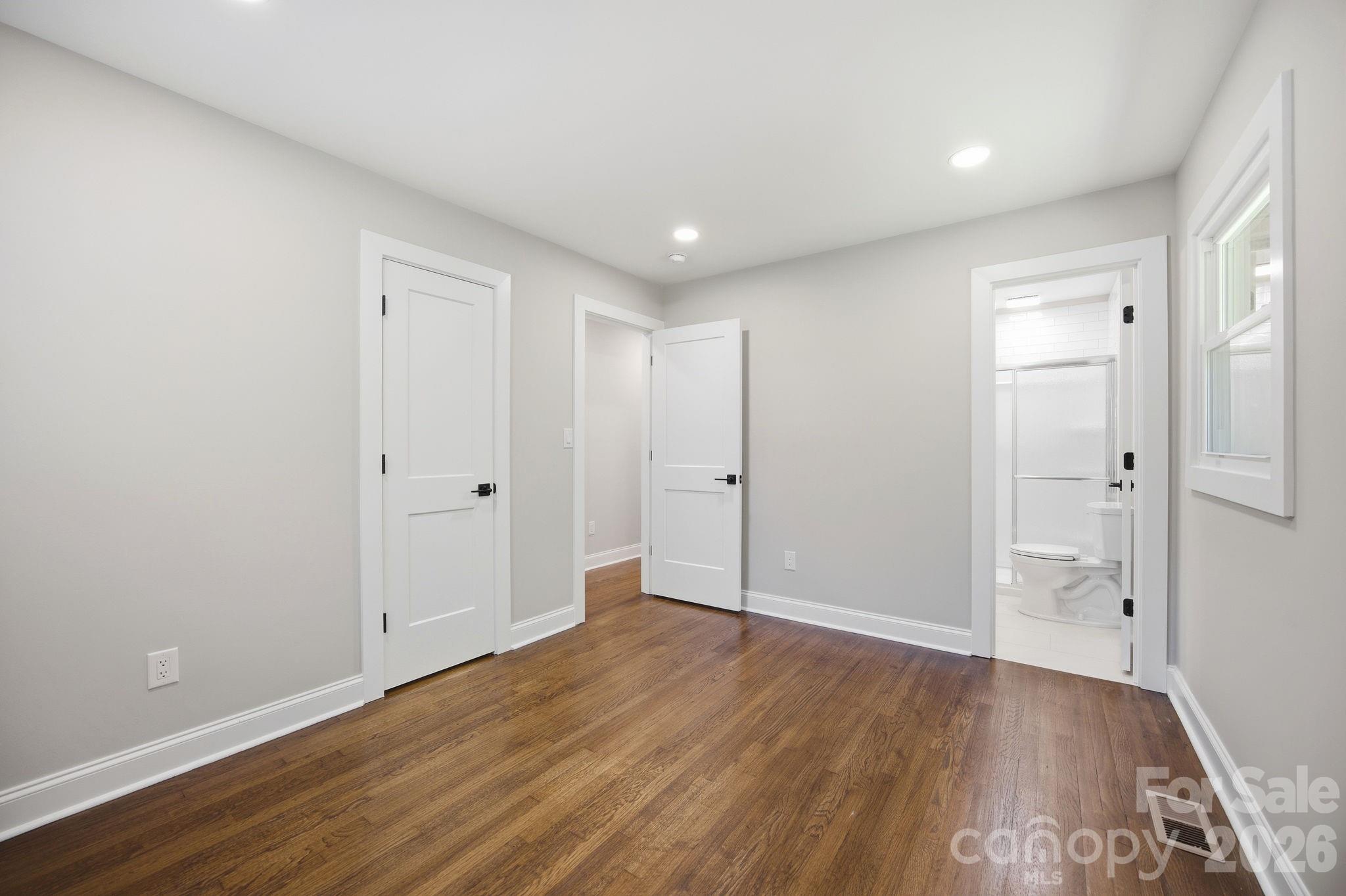 413 E Mclelland Avenue — Mooresville