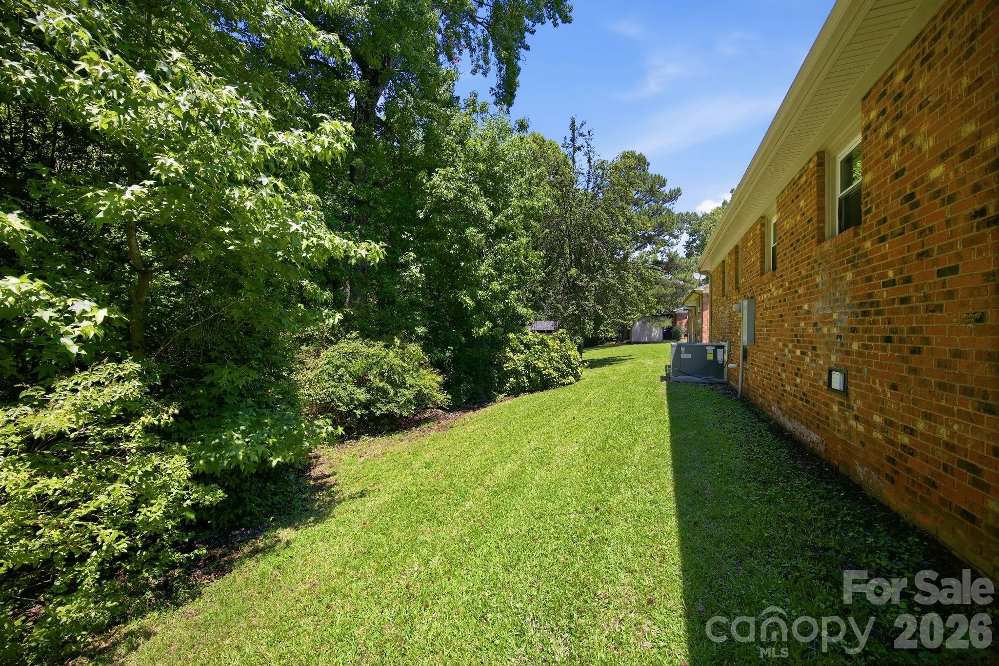 413 E Mclelland Avenue — Mooresville