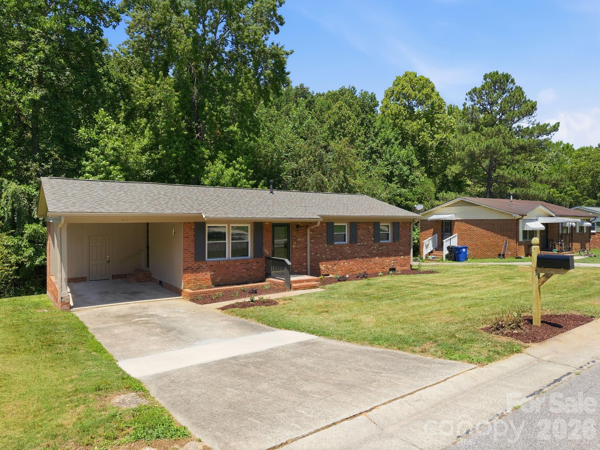 413 E Mclelland Avenue — Mooresville
