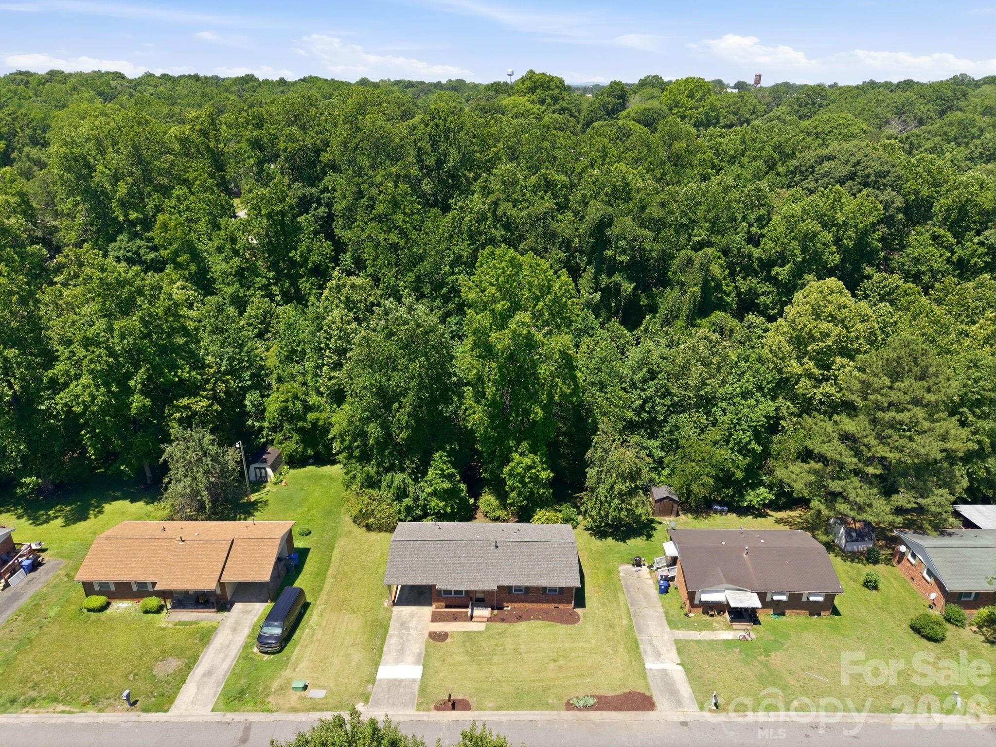 413 E Mclelland Avenue — Mooresville