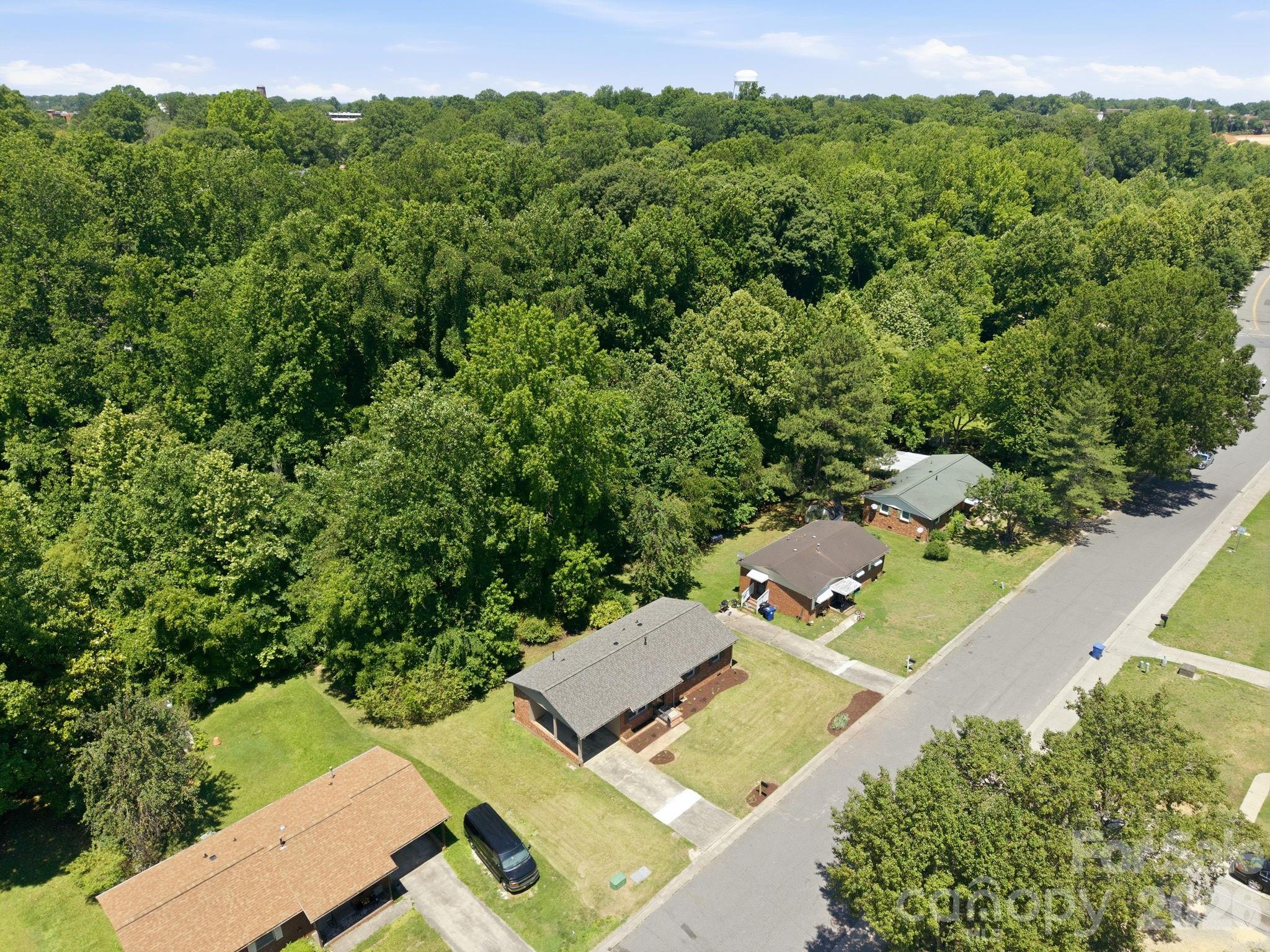 413 E Mclelland Avenue — Mooresville