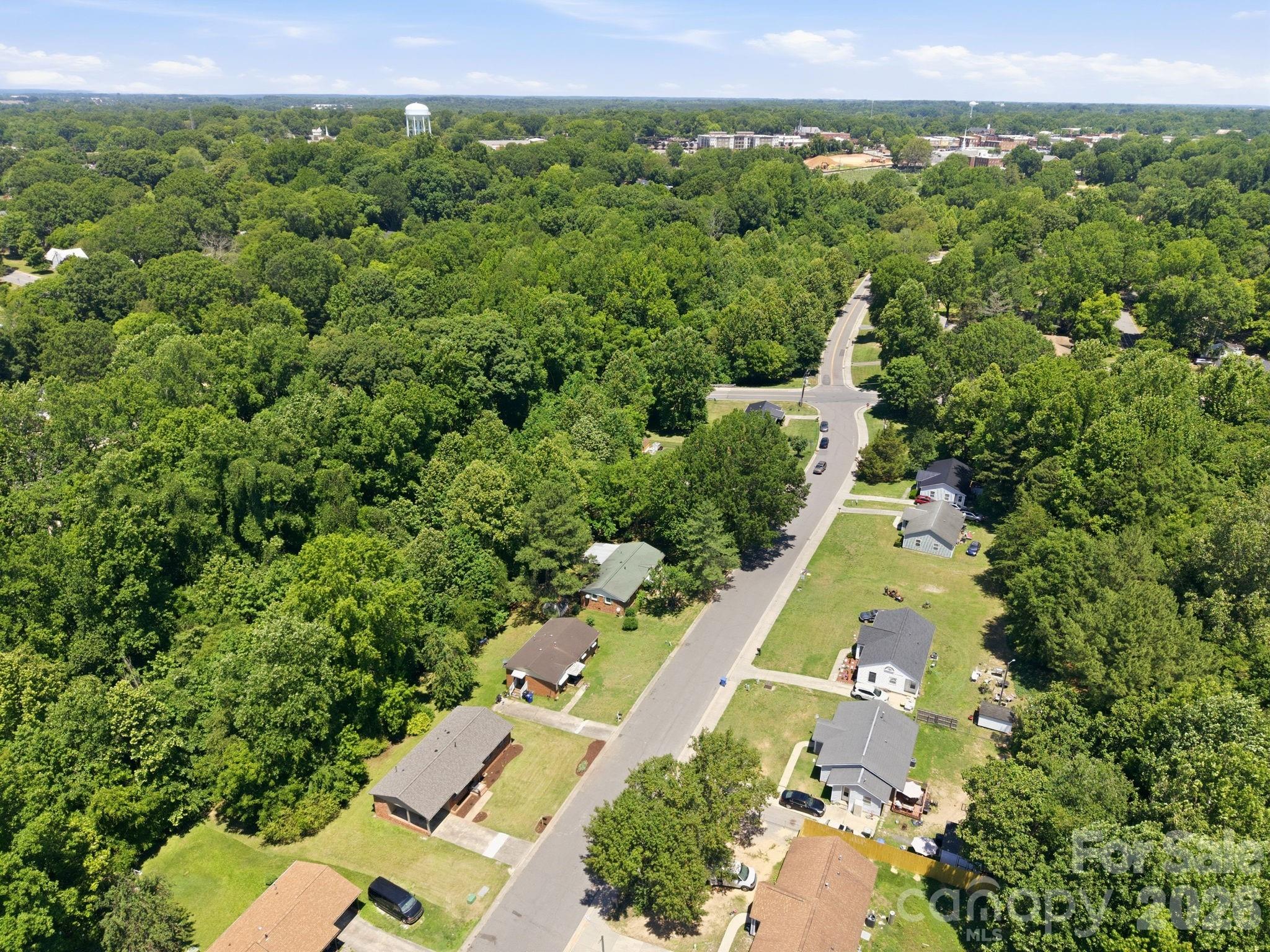 413 E Mclelland Avenue — Mooresville