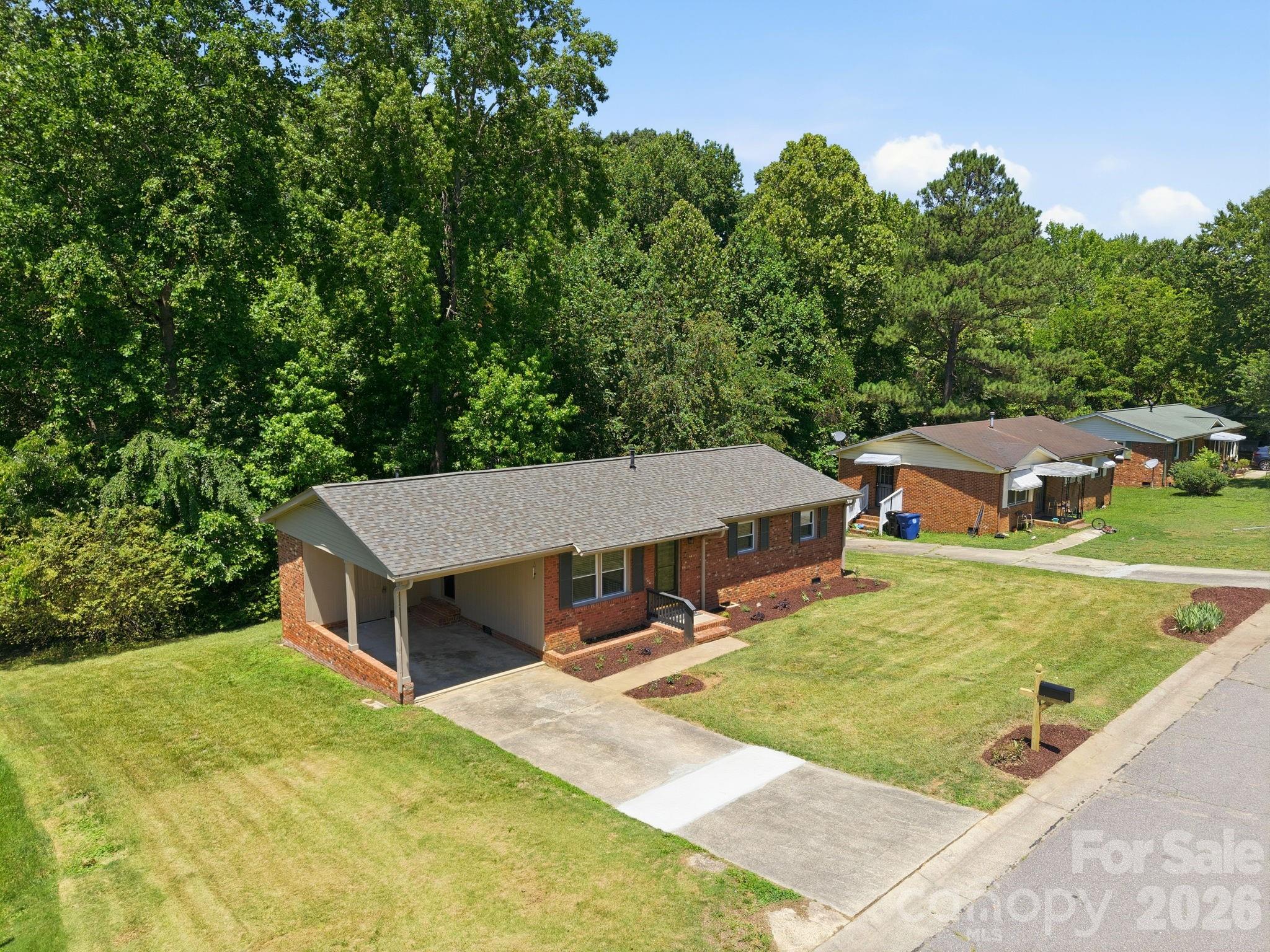 413 E Mclelland Avenue — Mooresville
