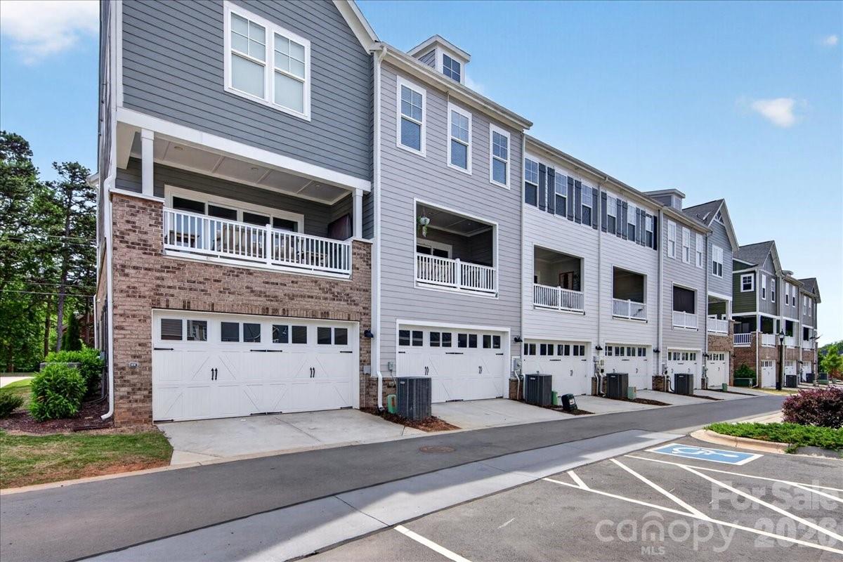 334 Armour Street — Davidson
