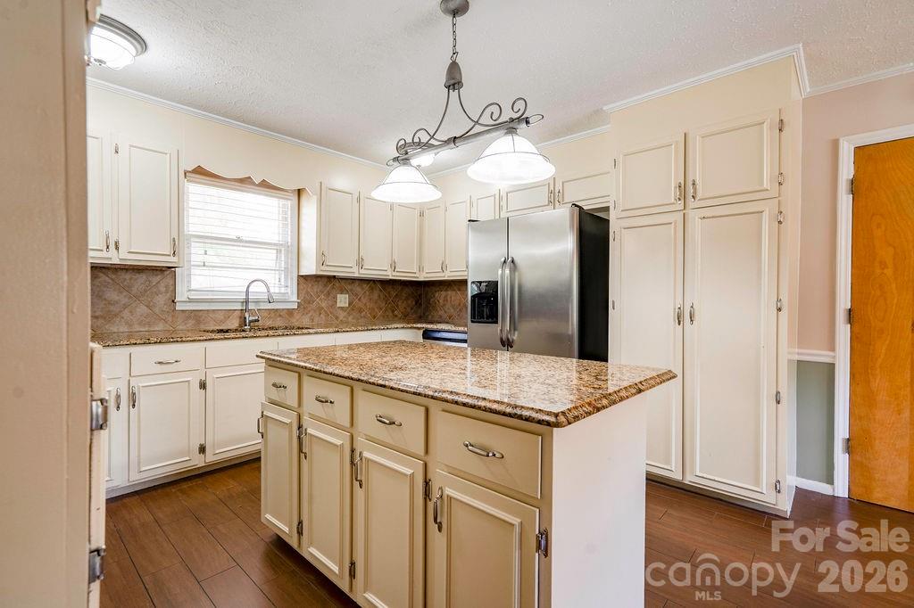 751 Pleasantdale Drive — Shelby
