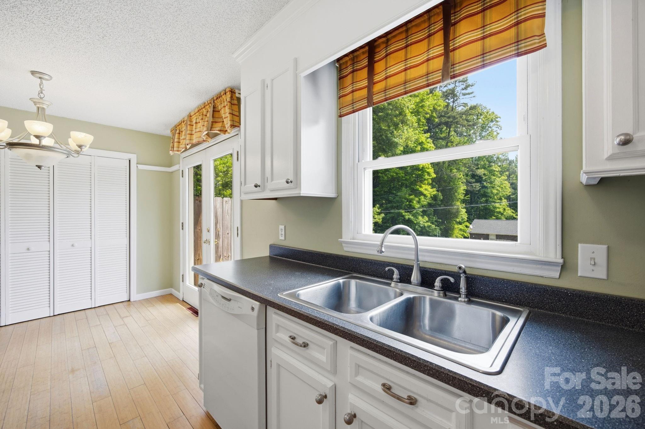 425 Catawba Drive — Salisbury