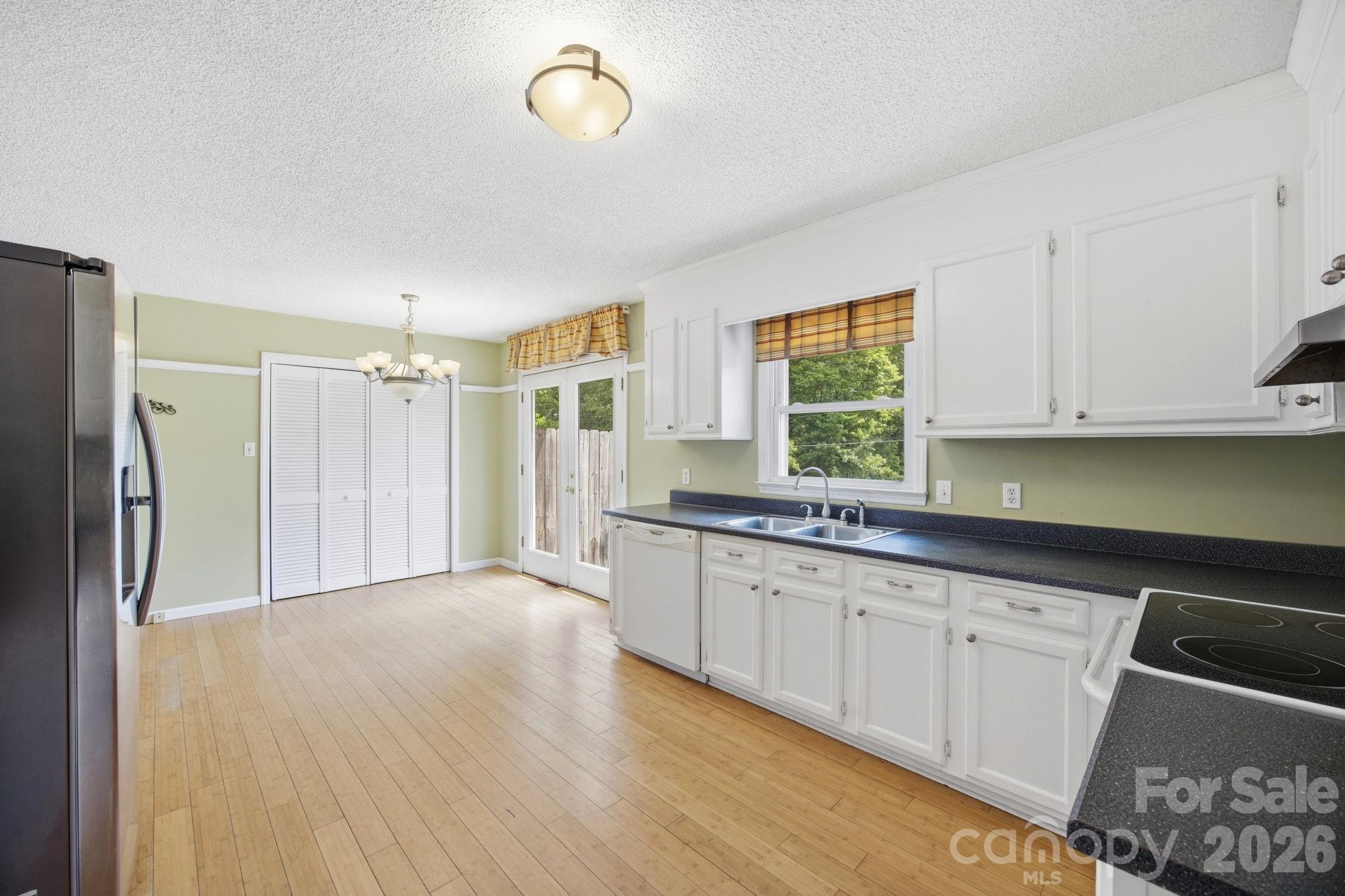 425 Catawba Drive — Salisbury