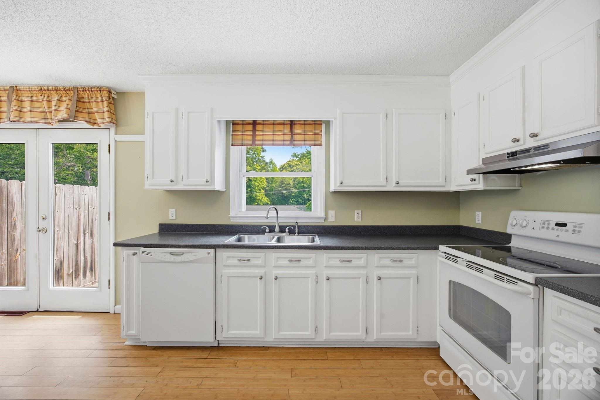 425 Catawba Drive — Salisbury