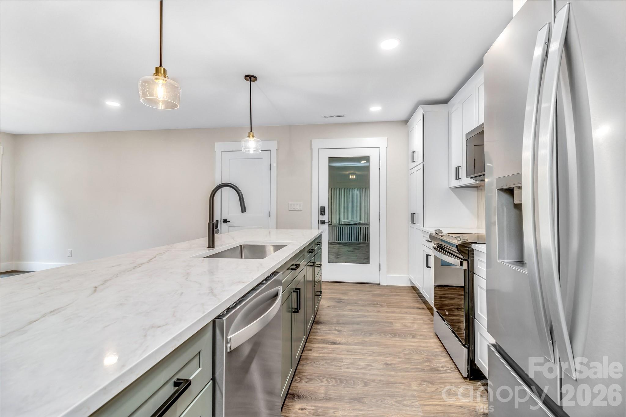 4 Barnes Road — Asheville