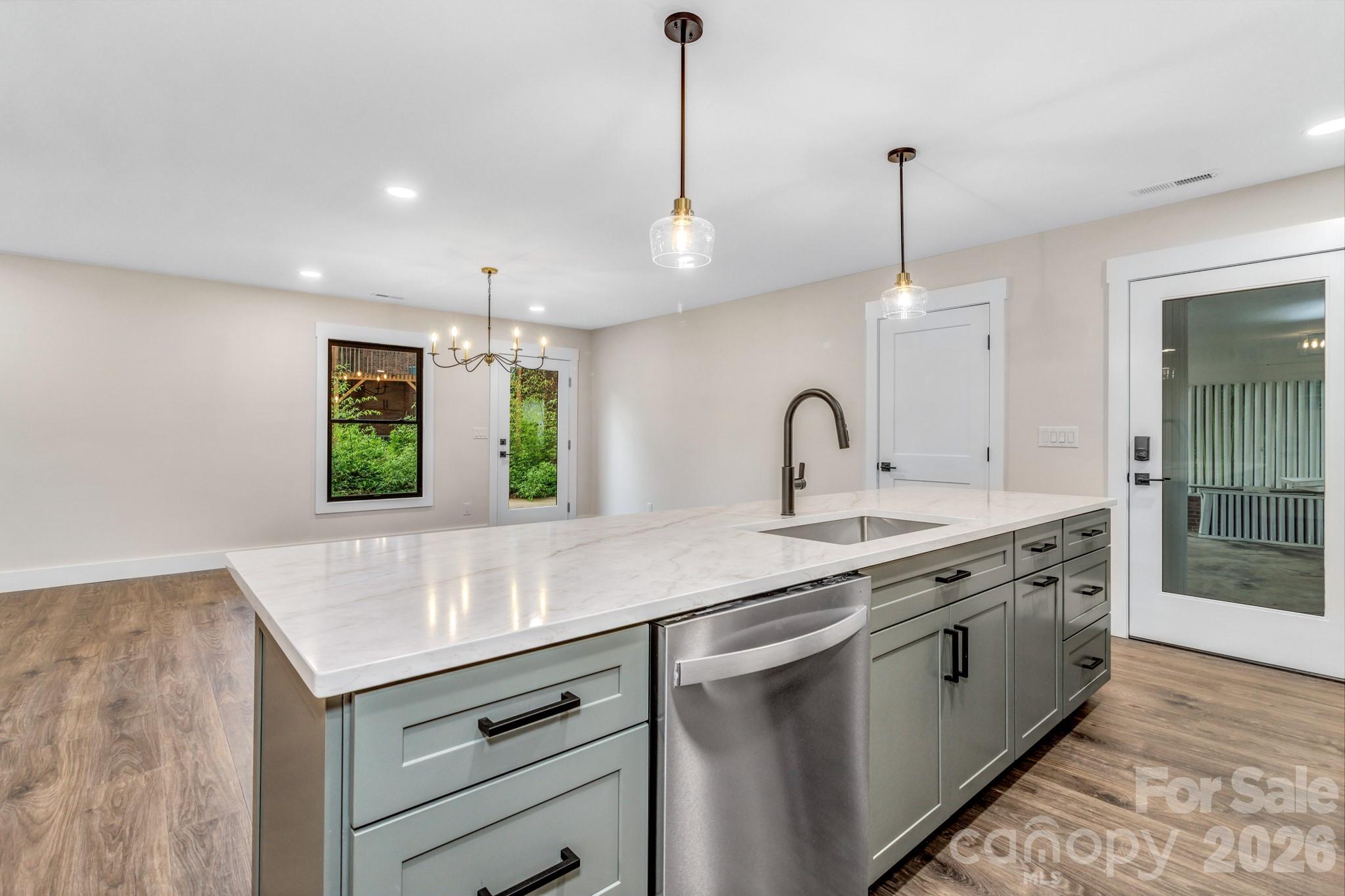 4 Barnes Road — Asheville