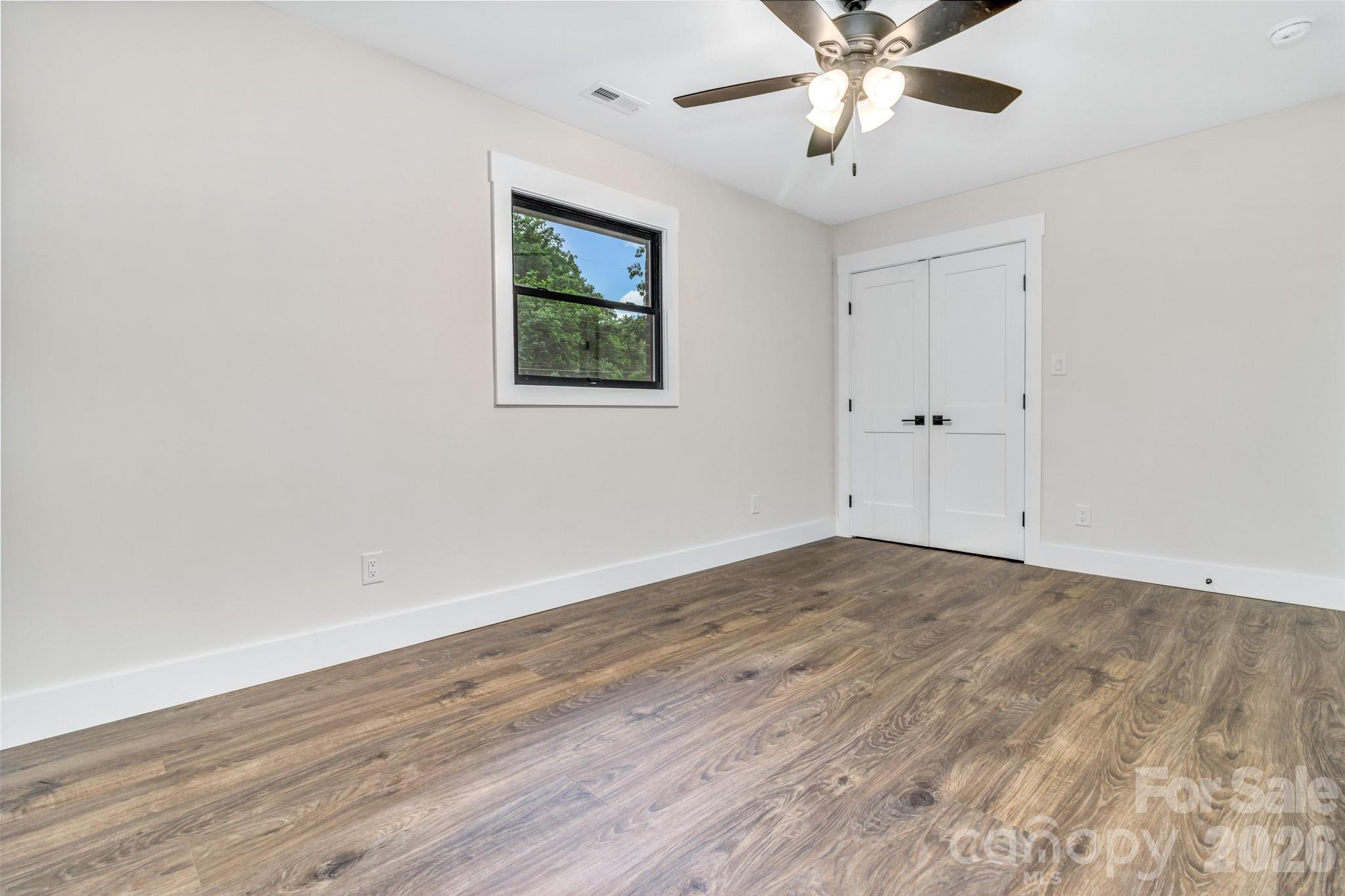 4 Barnes Road — Asheville