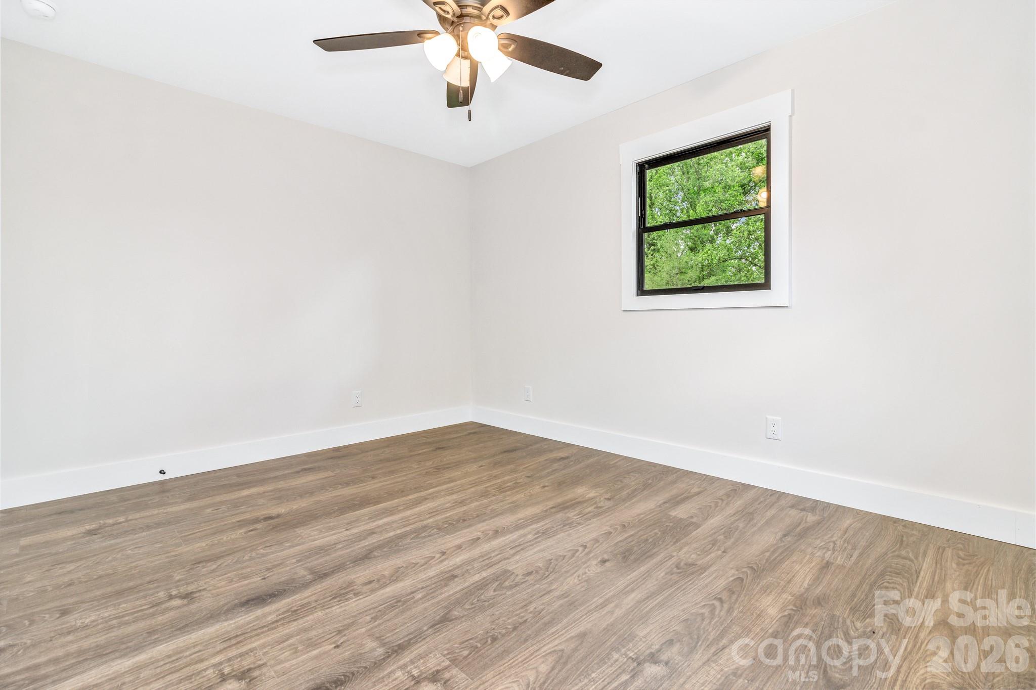4 Barnes Road — Asheville