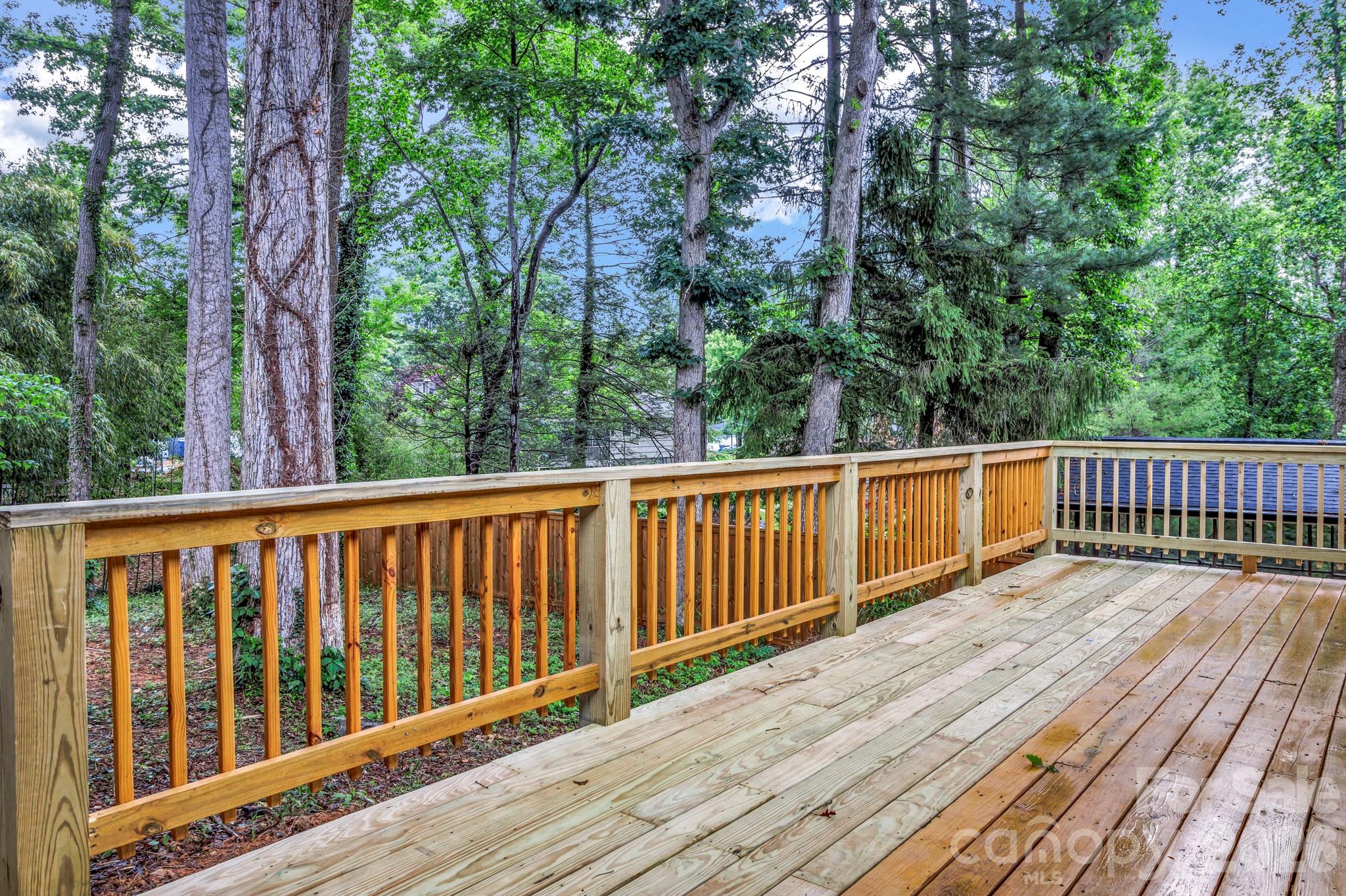 4 Barnes Road — Asheville
