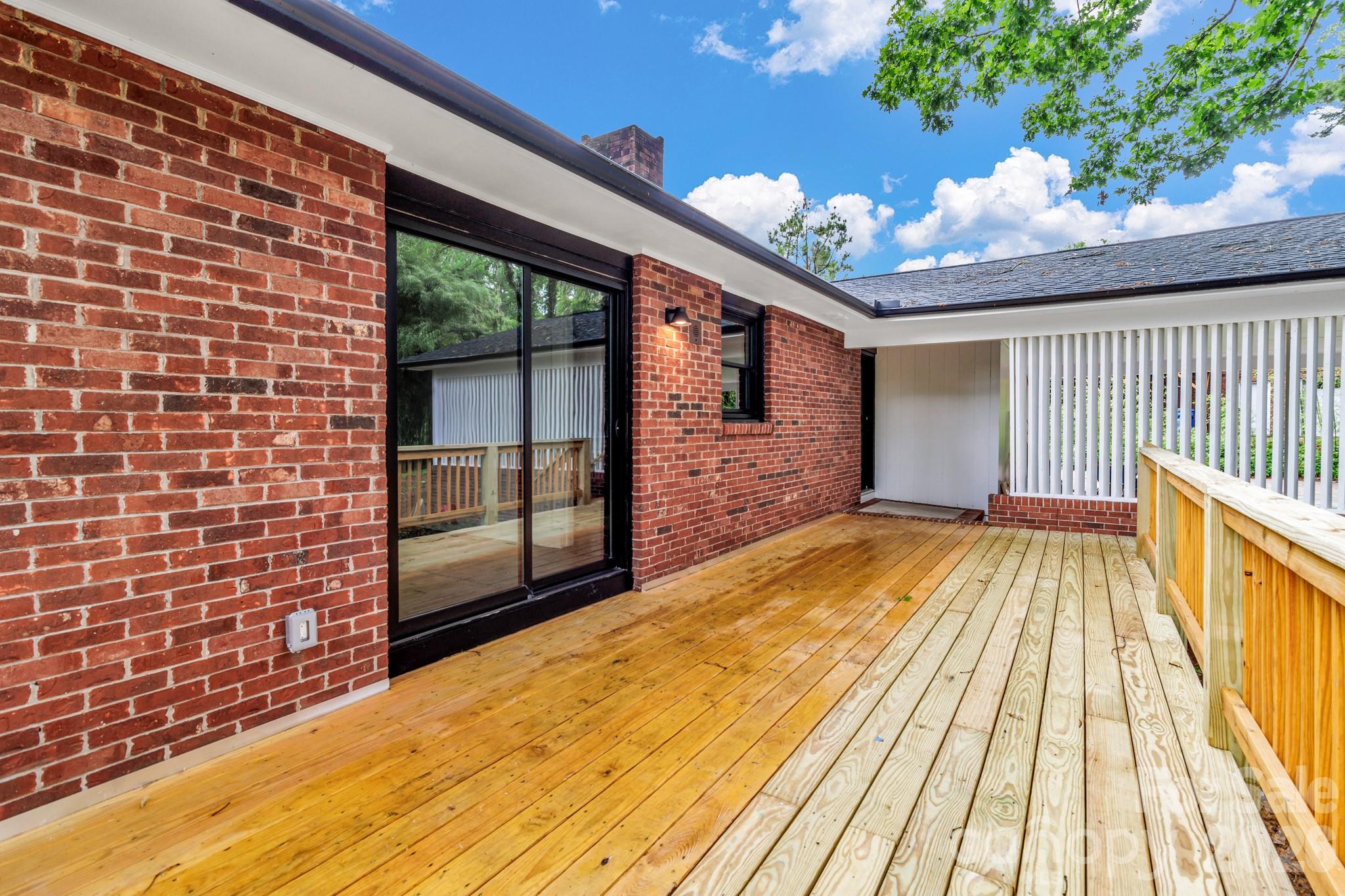 4 Barnes Road — Asheville