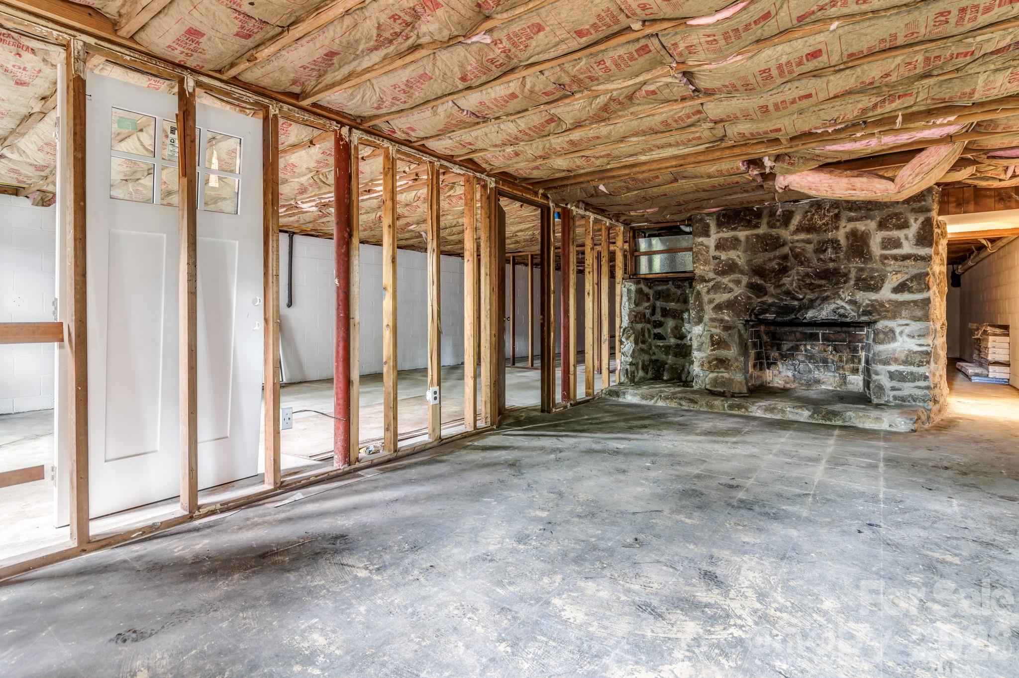 4 Barnes Road — Asheville