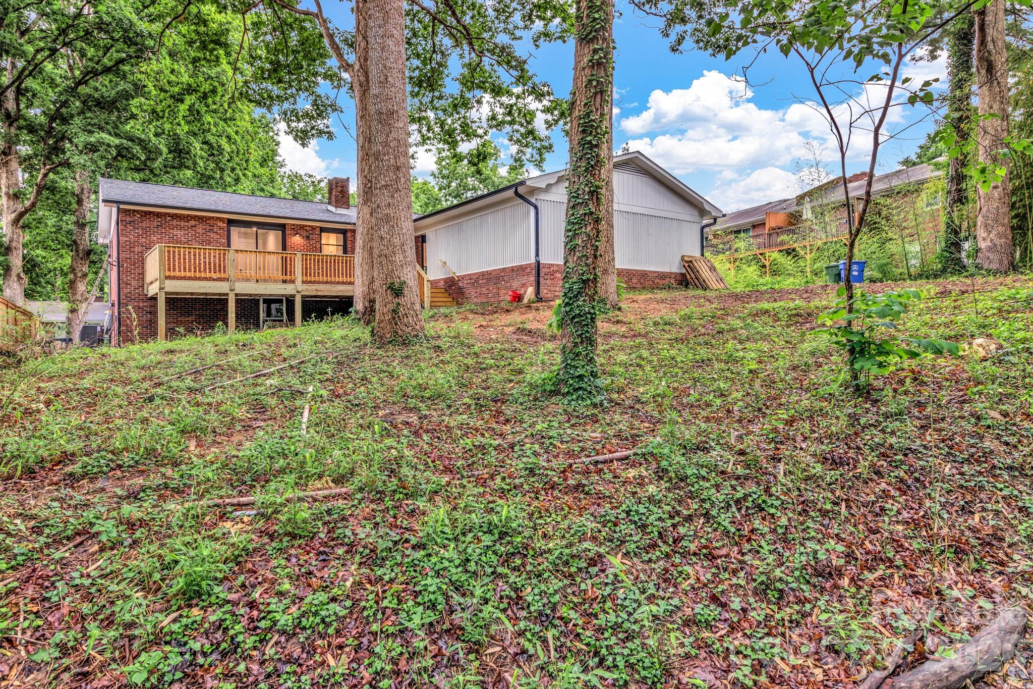 4 Barnes Road — Asheville