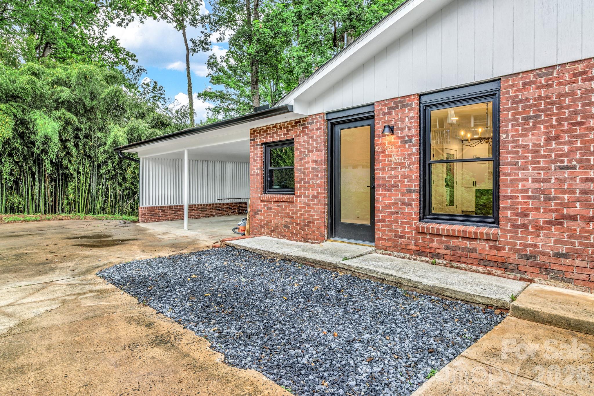 4 Barnes Road — Asheville
