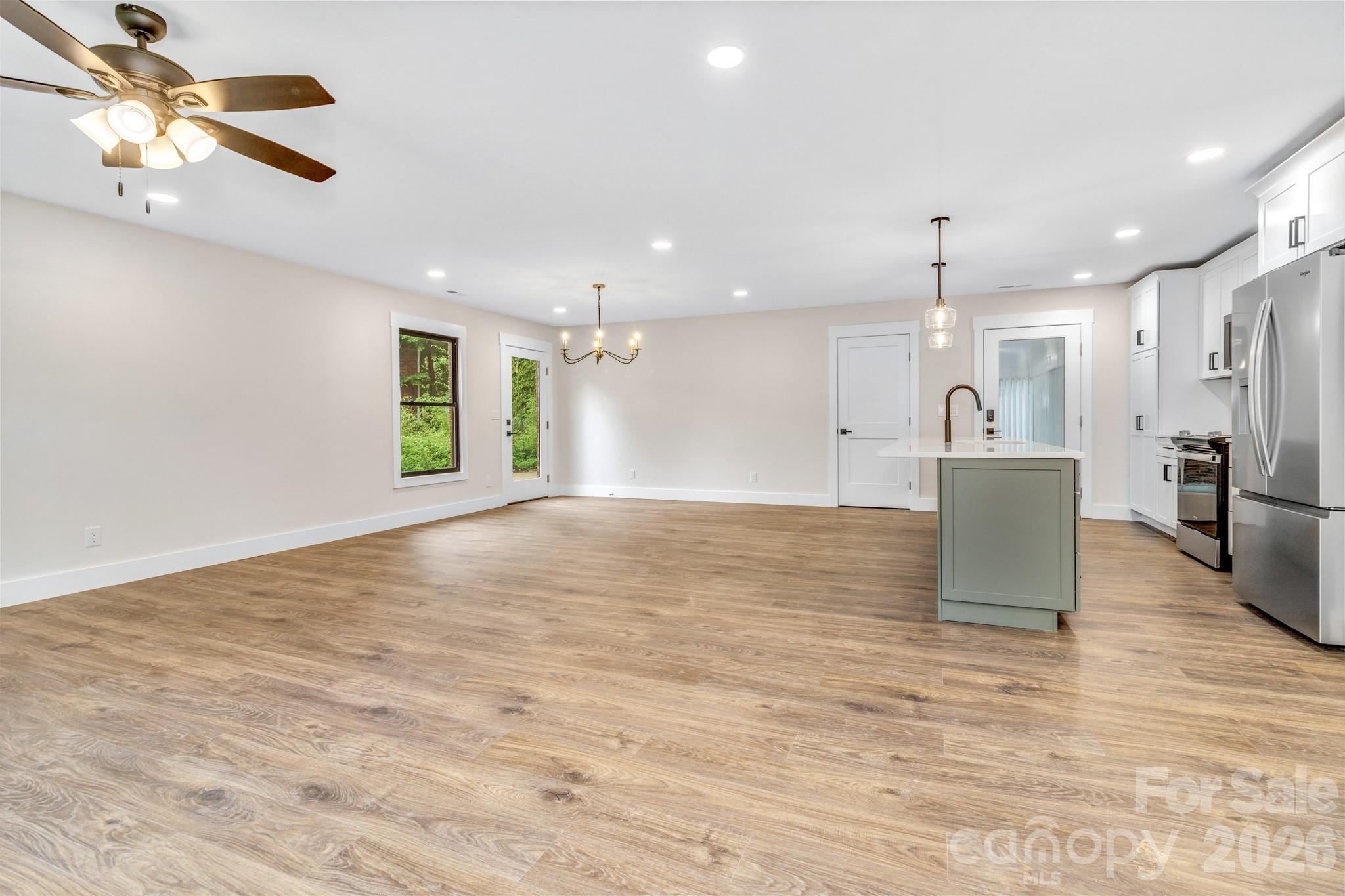 4 Barnes Road — Asheville