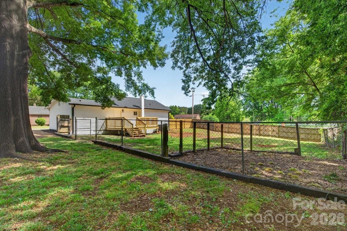850 E Nc 152 Highway — China Grove