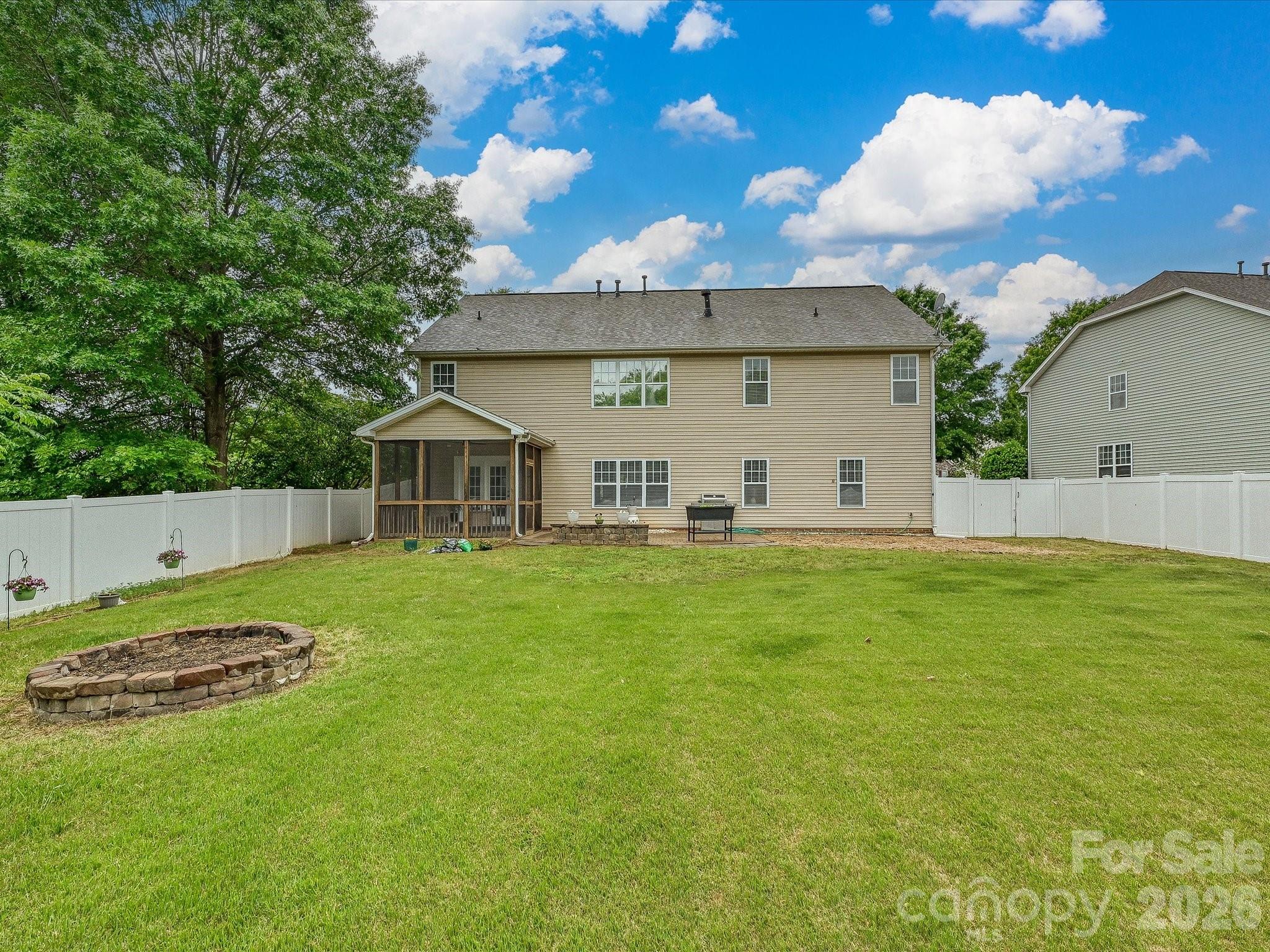 8007 Magna Lane — Indian Trail