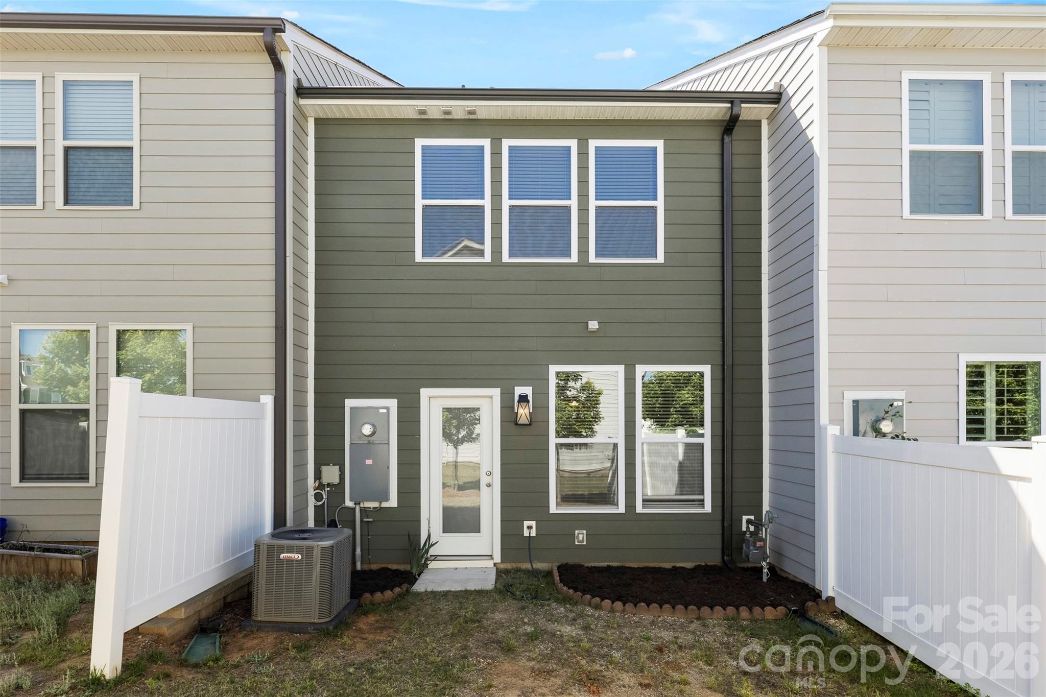 1407 Crest Creek Court — Clover
