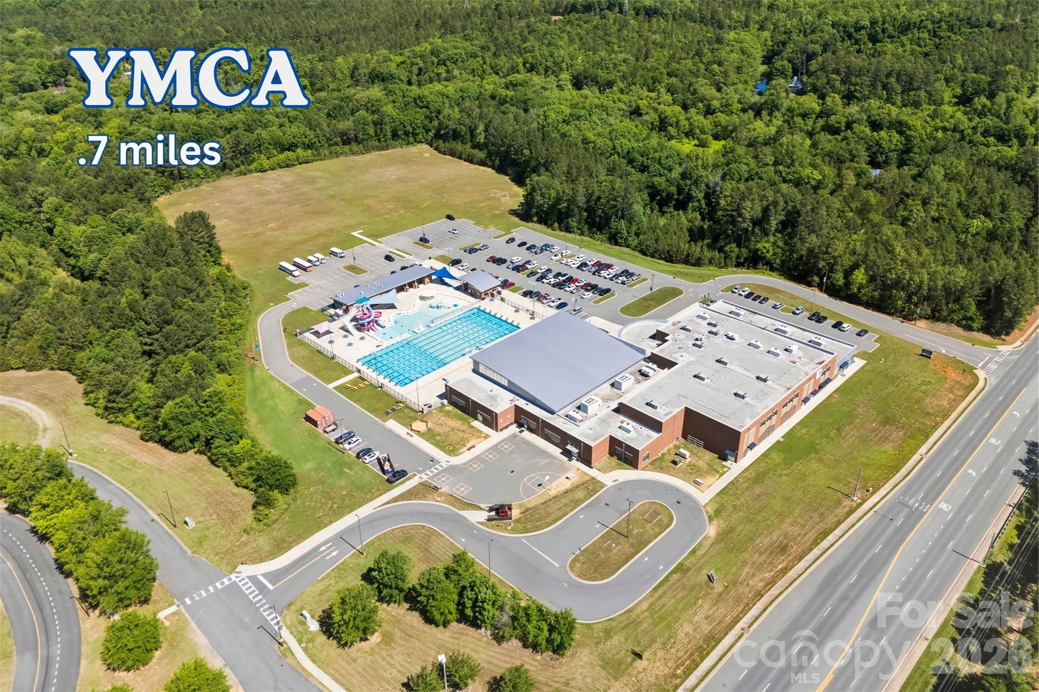1407 Crest Creek Court — Clover