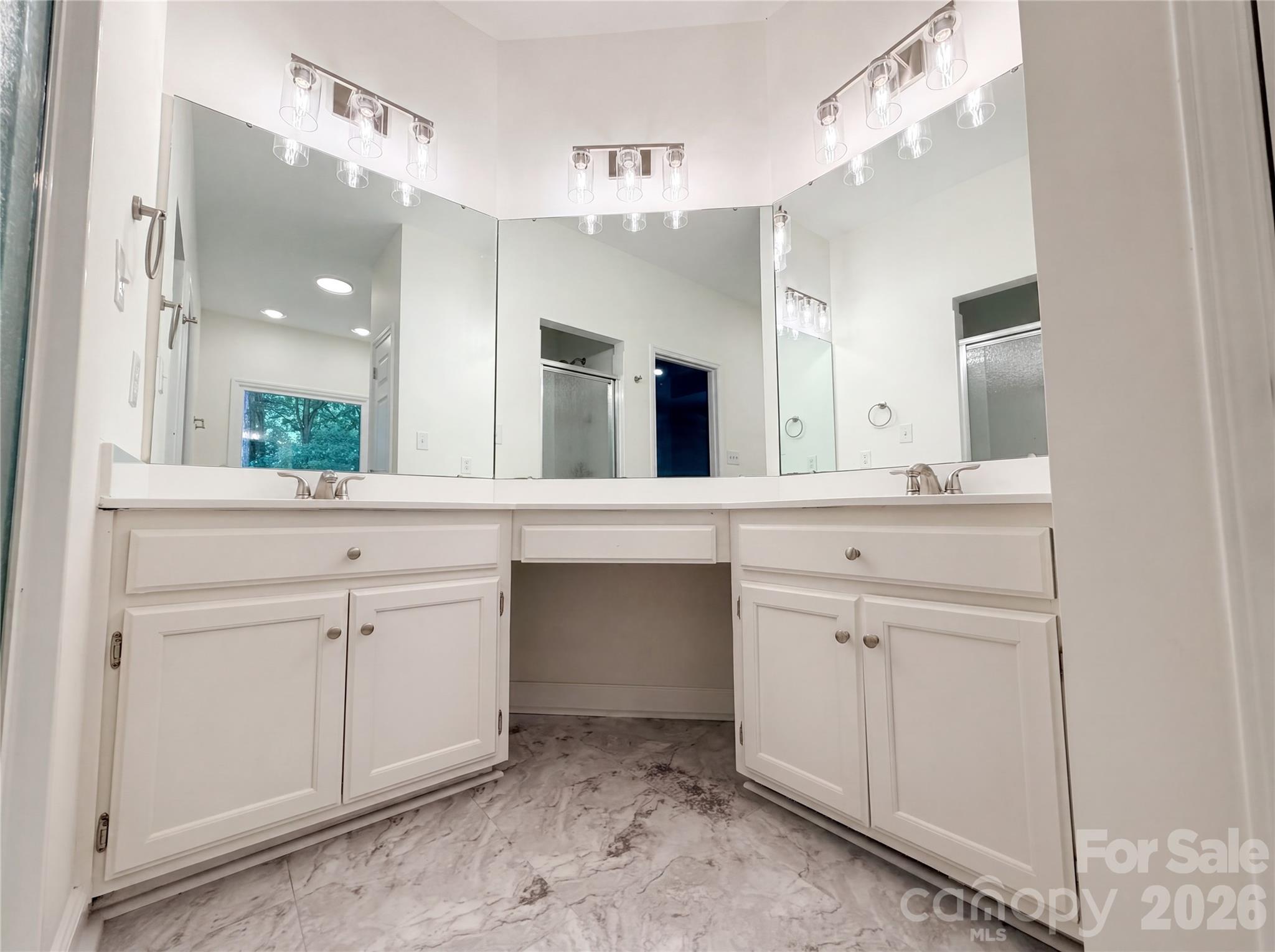 5908 Bookbinders Lane — Charlotte