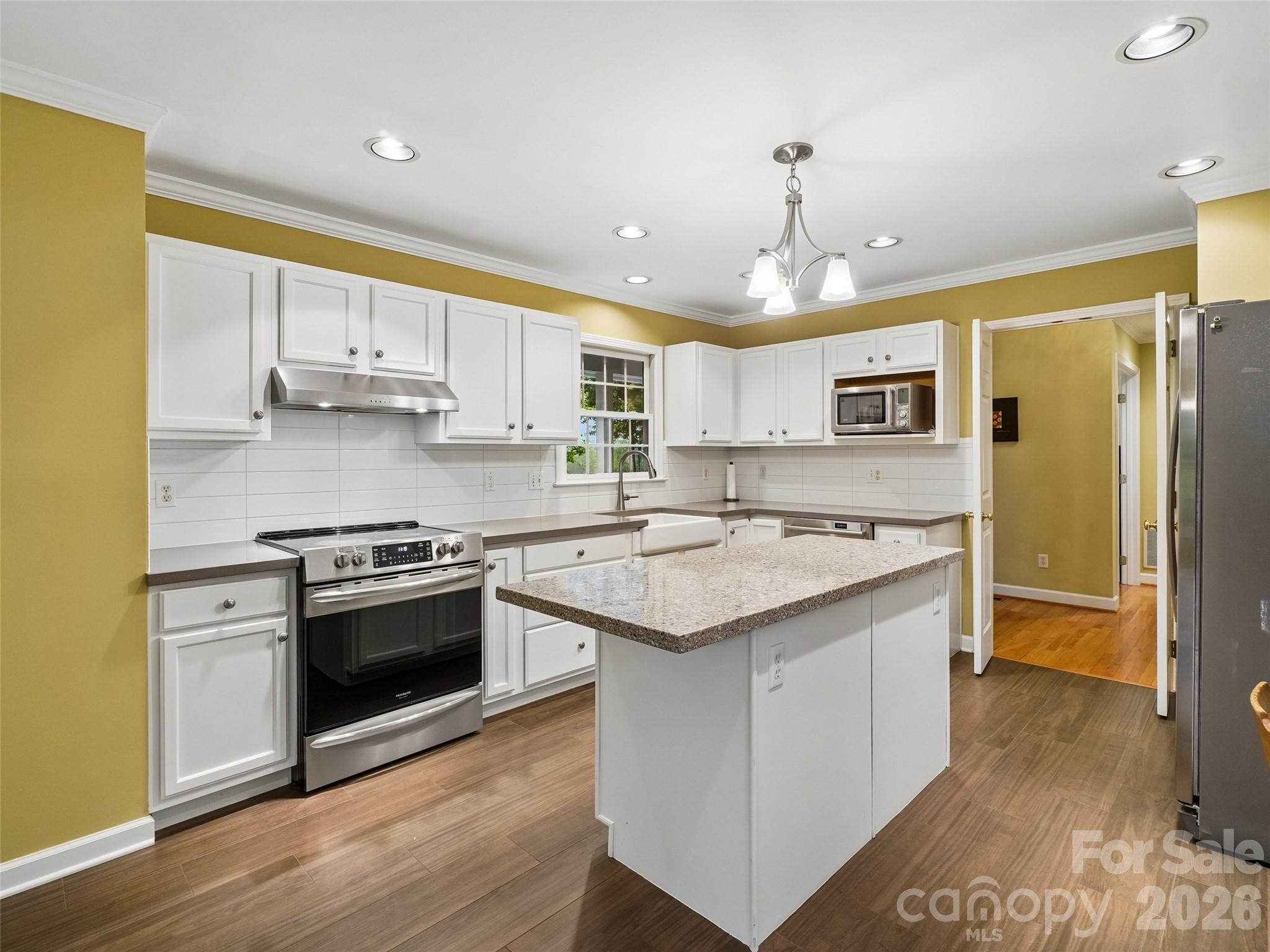 38 Forest Knoll Drive — Weaverville