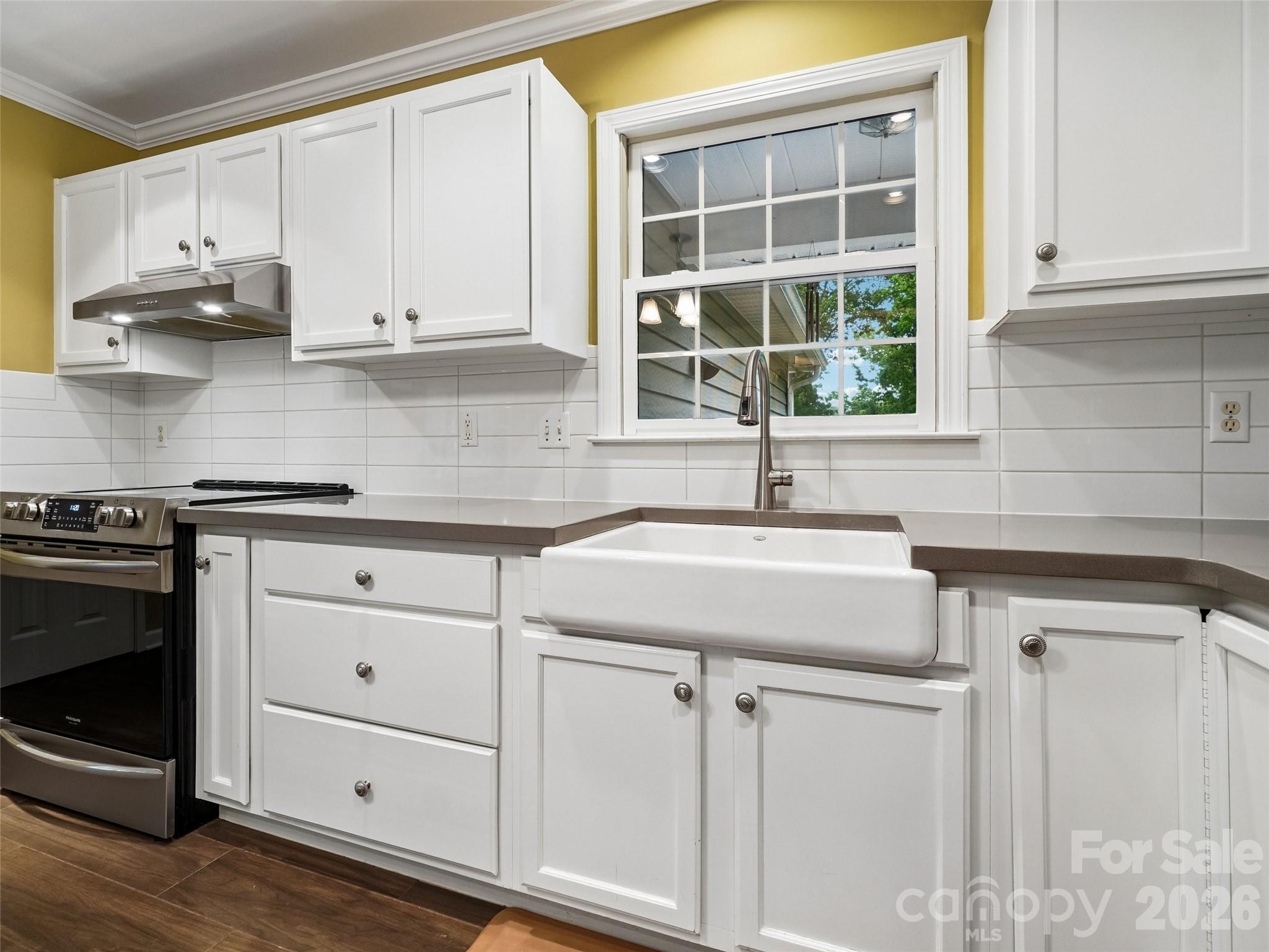 38 Forest Knoll Drive — Weaverville