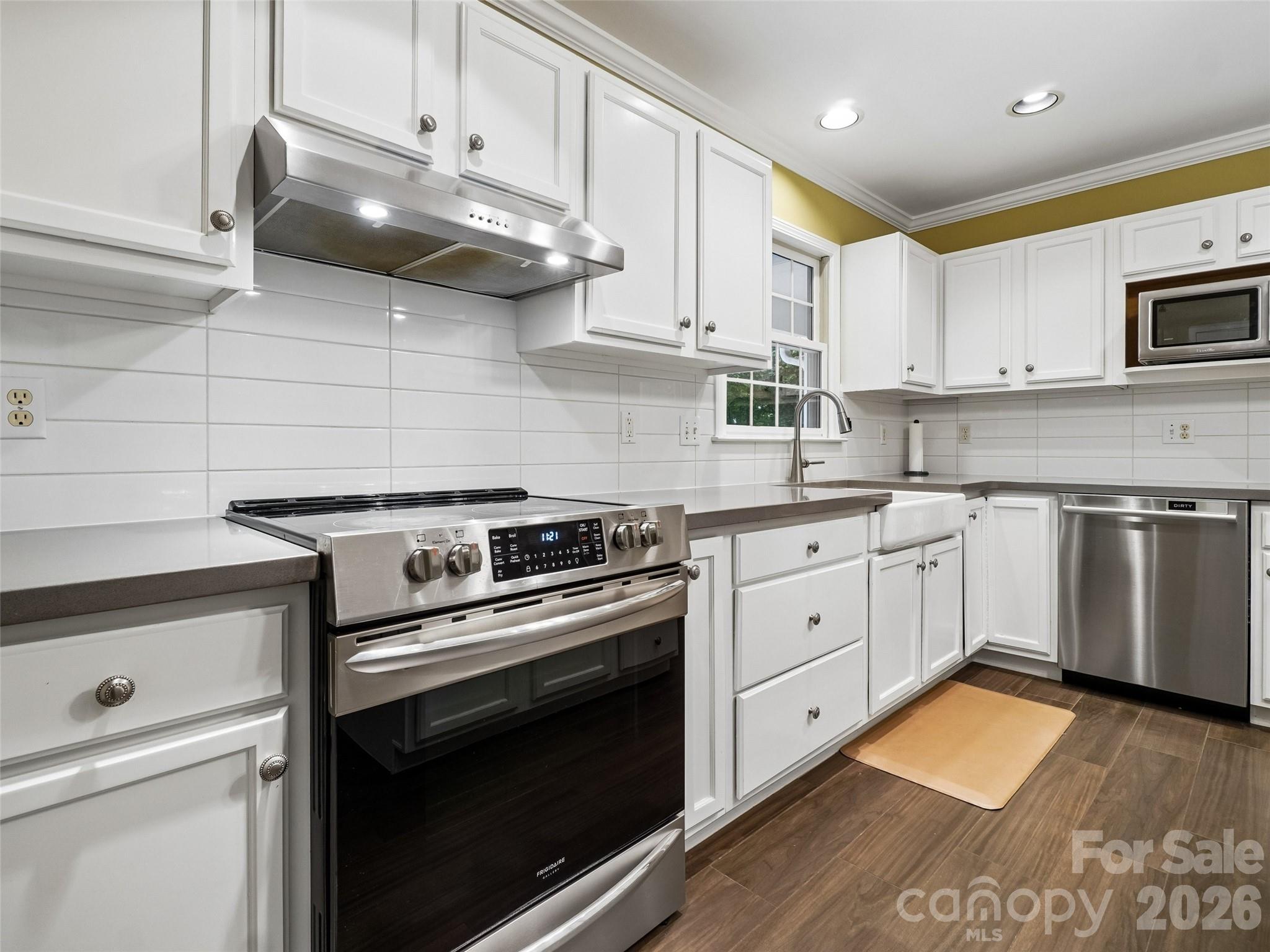 38 Forest Knoll Drive — Weaverville