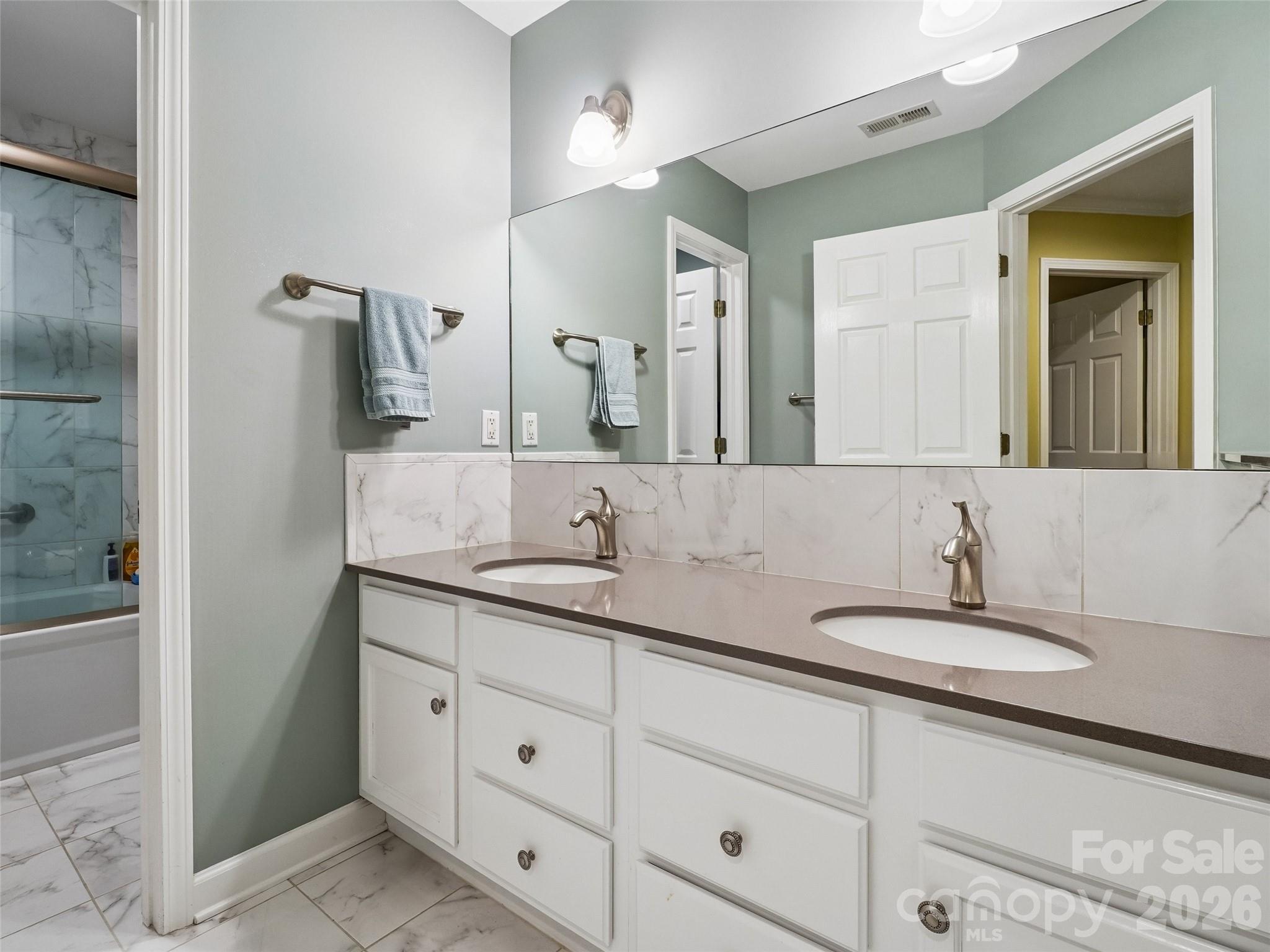38 Forest Knoll Drive — Weaverville