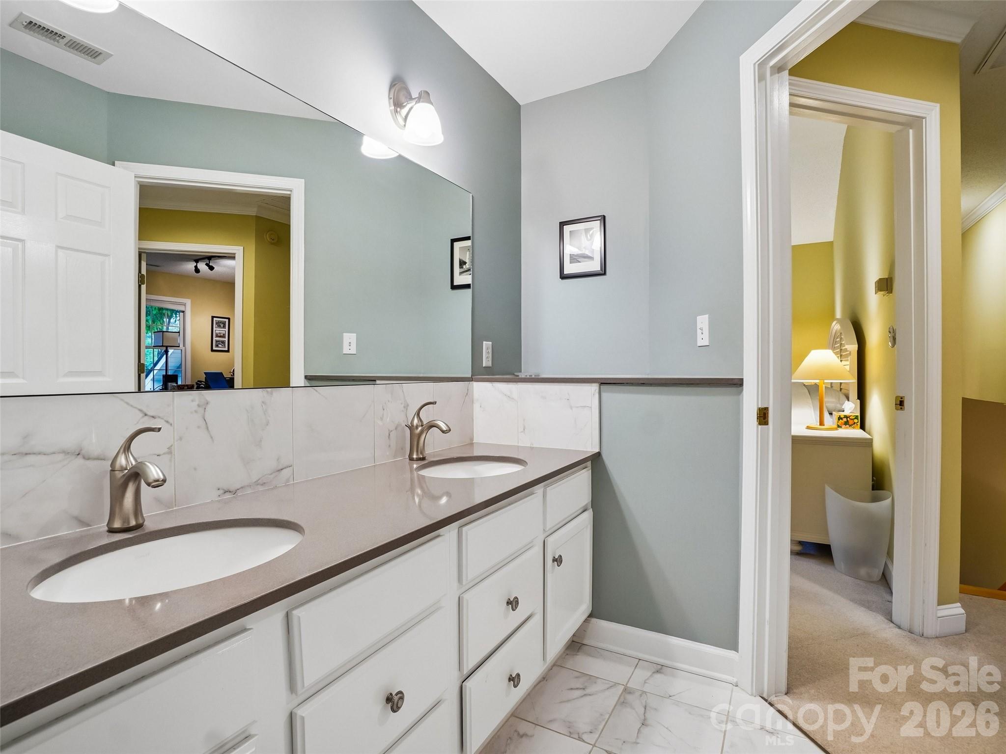 38 Forest Knoll Drive — Weaverville