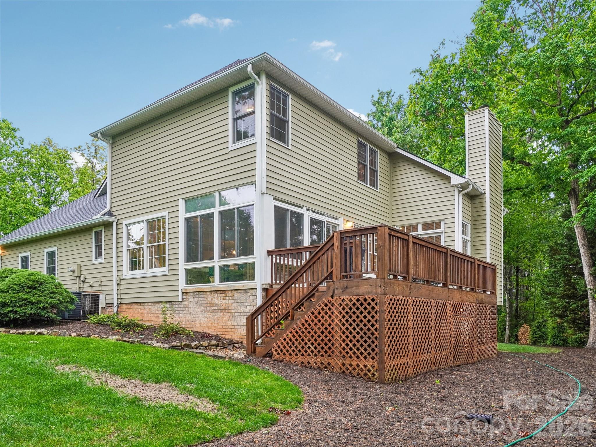 38 Forest Knoll Drive — Weaverville
