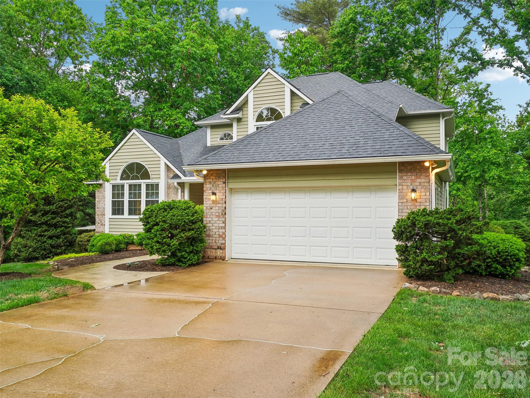 38 Forest Knoll Drive — Weaverville