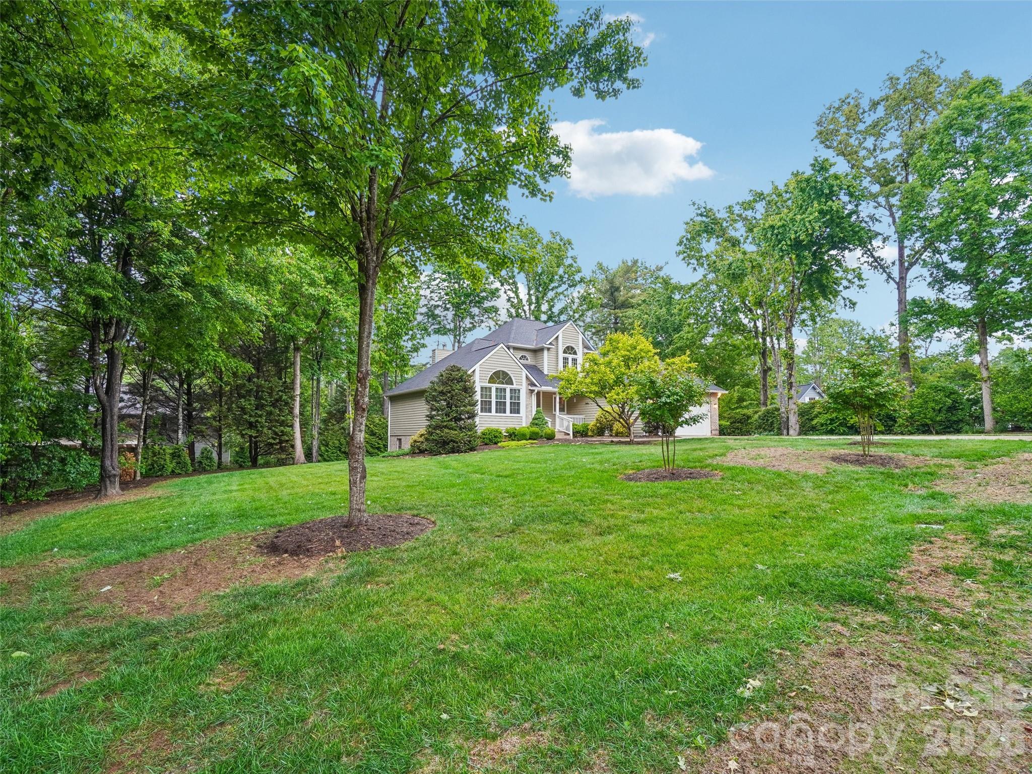 38 Forest Knoll Drive — Weaverville