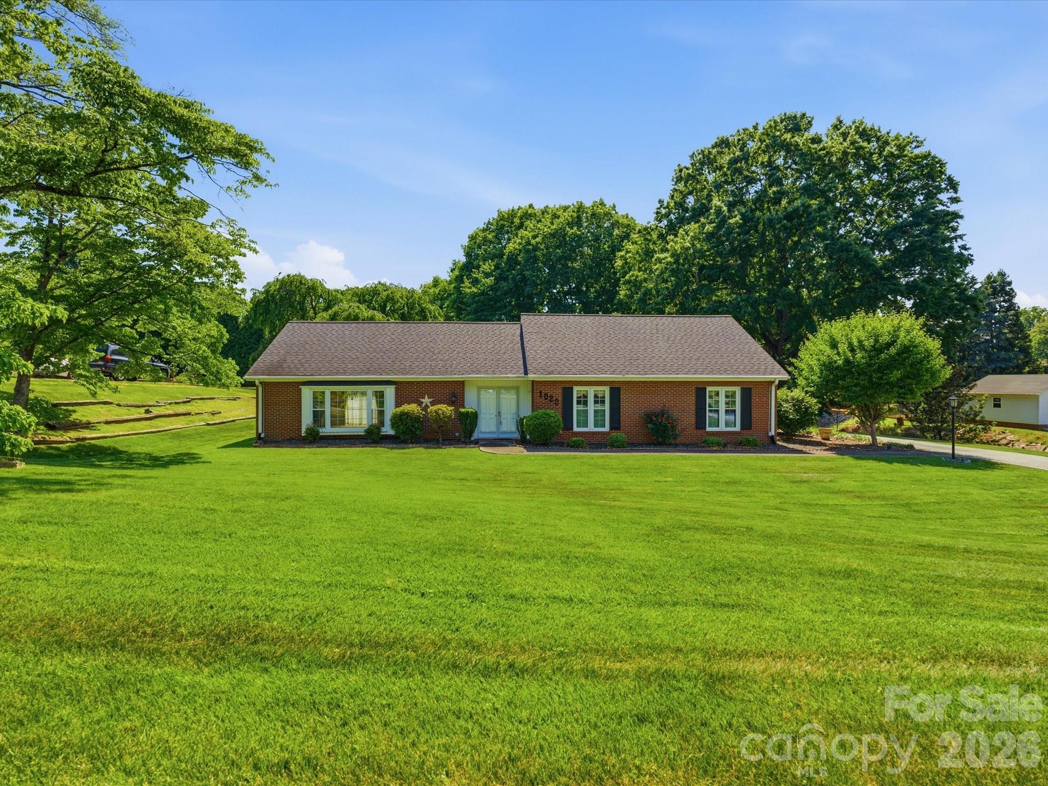1020 Longreen Drive — Kernersville