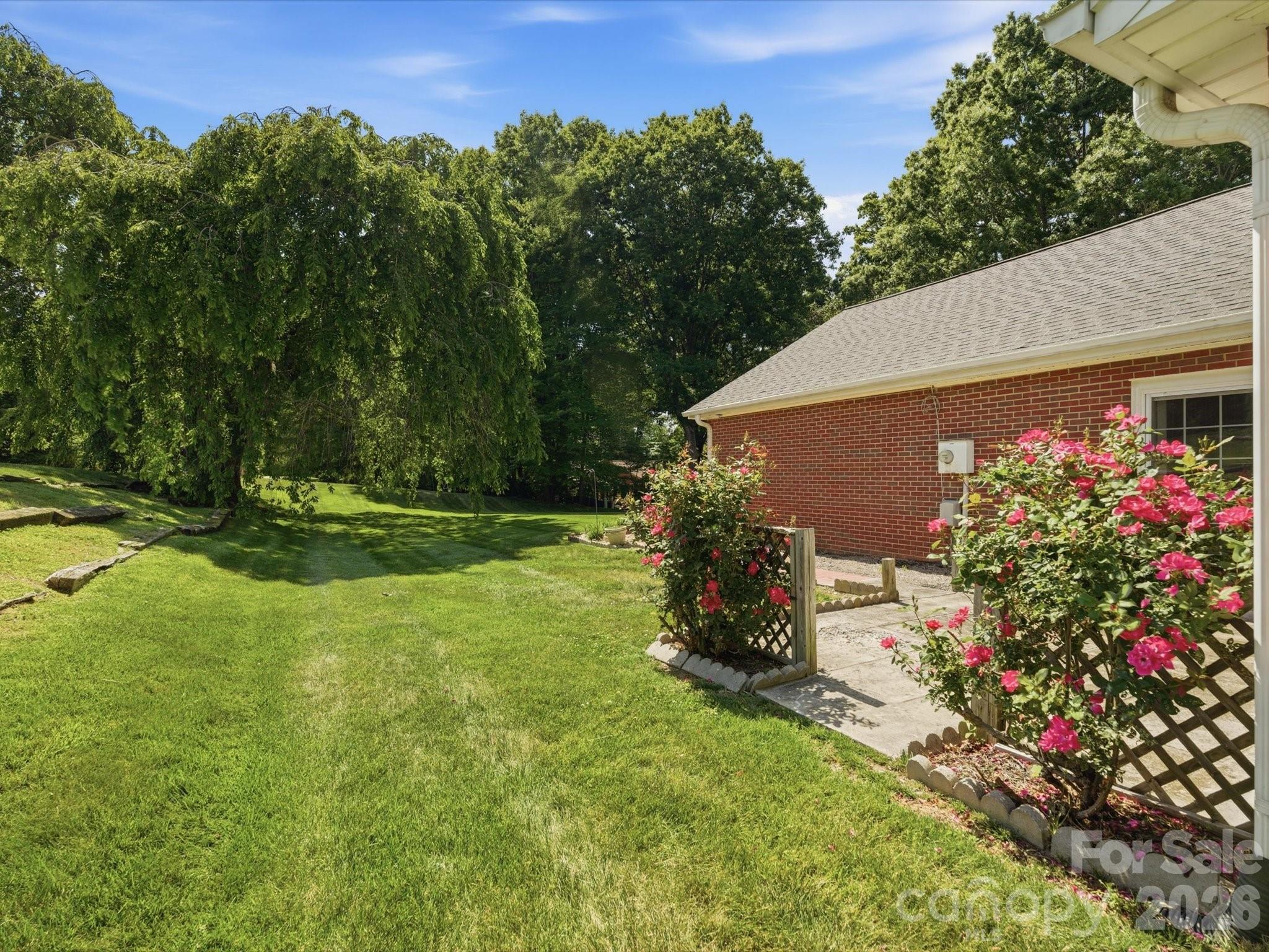 1020 Longreen Drive — Kernersville