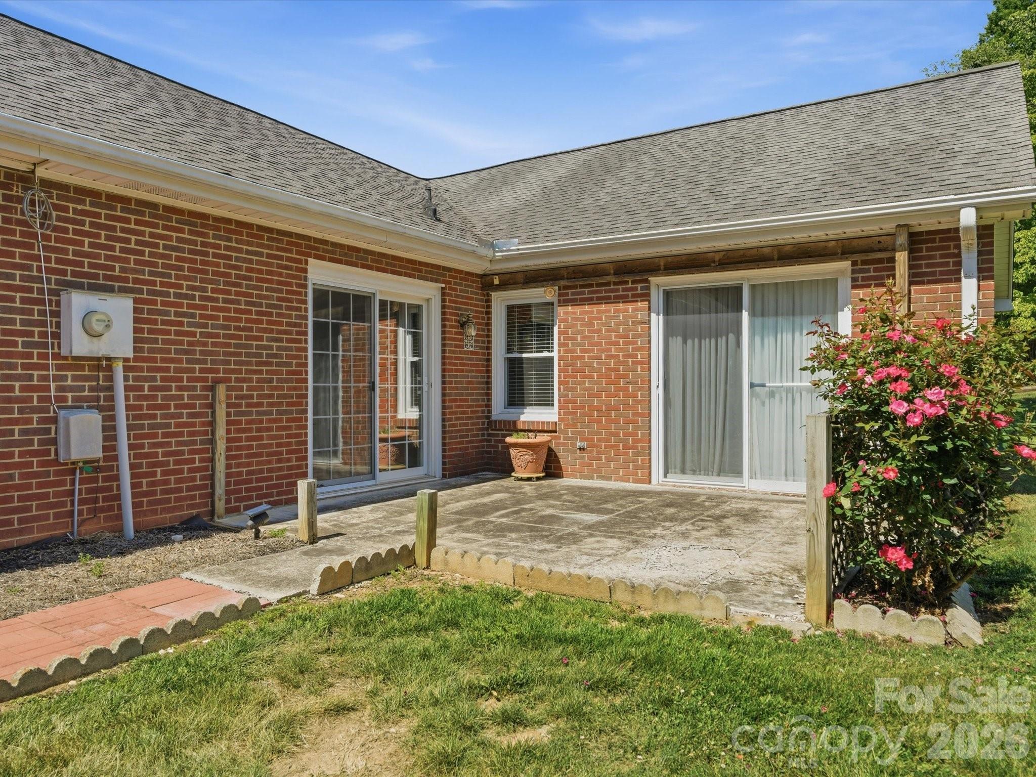1020 Longreen Drive — Kernersville
