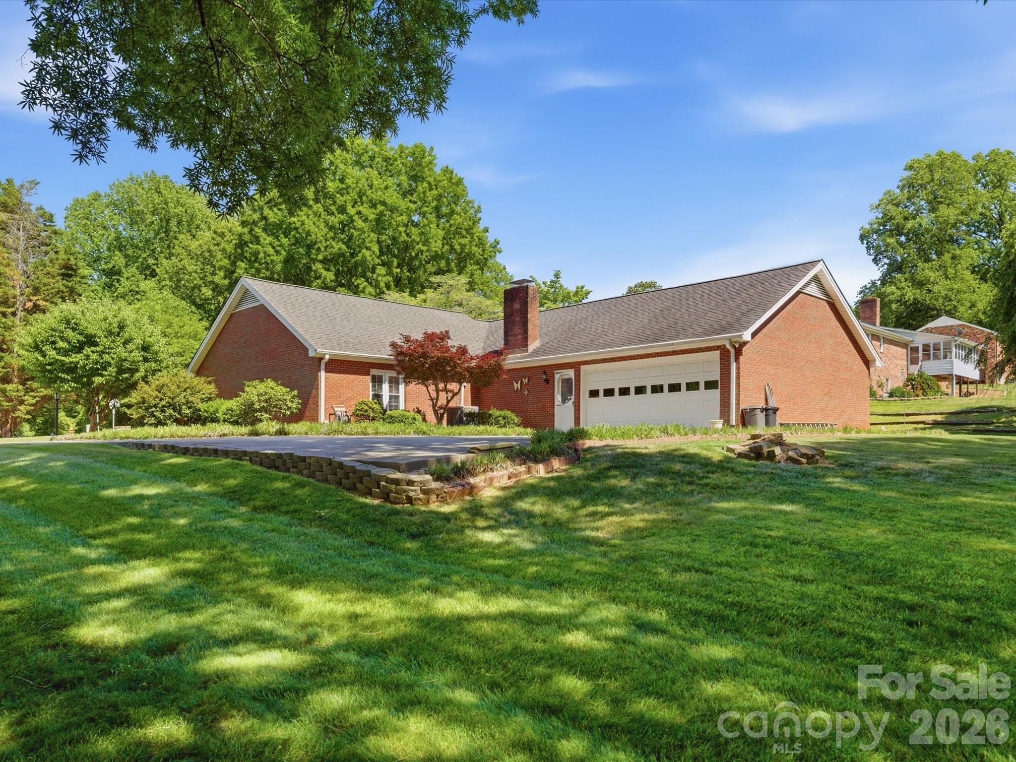 1020 Longreen Drive — Kernersville