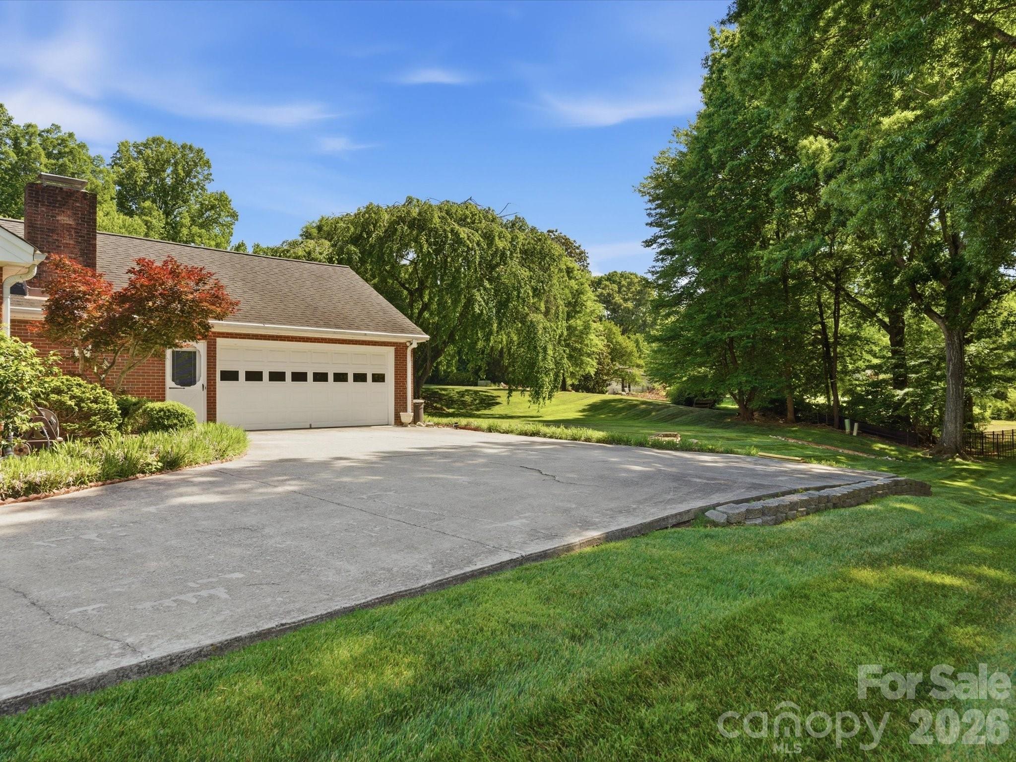 1020 Longreen Drive — Kernersville