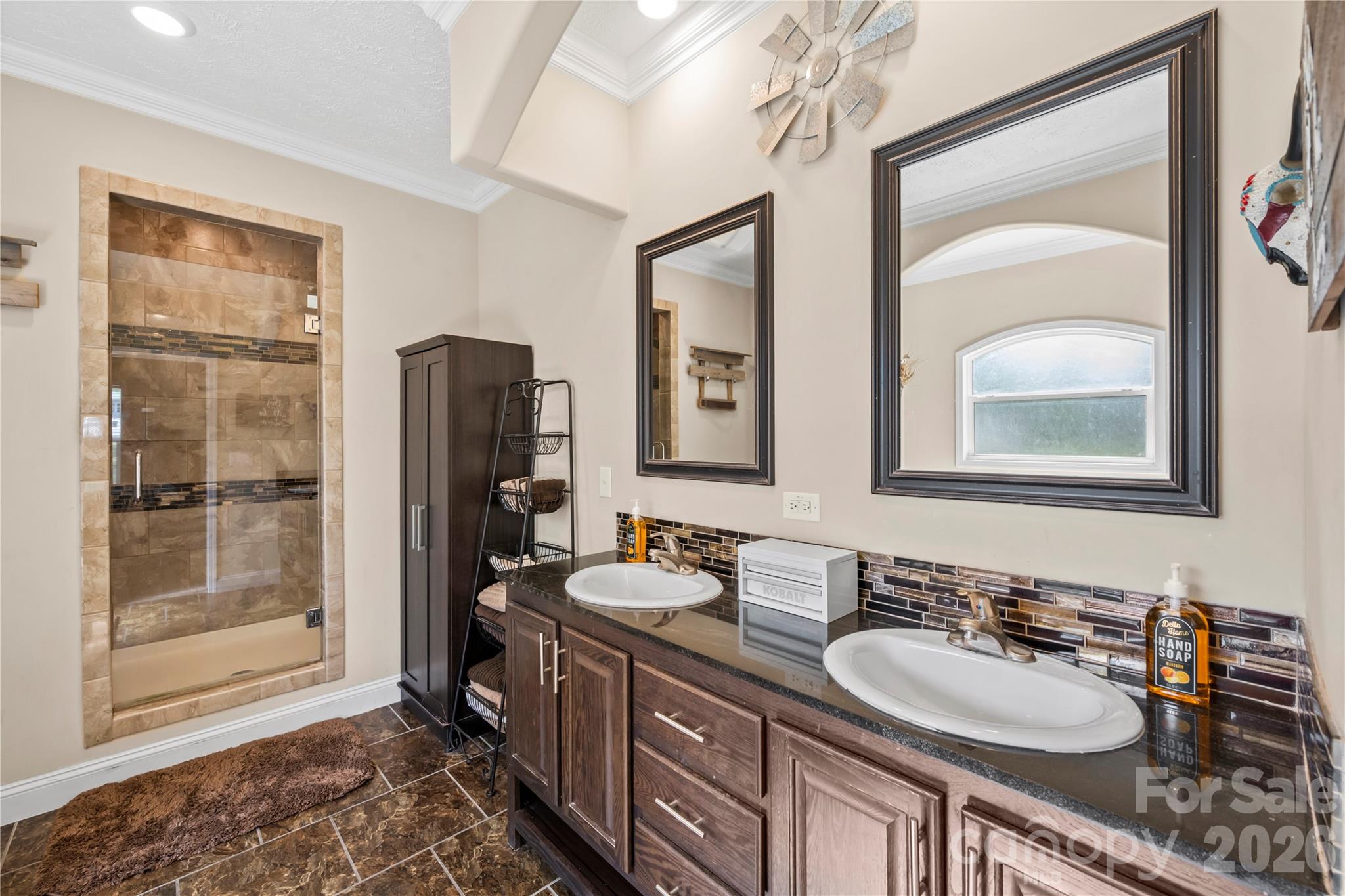 111 Robin Street — Hendersonville
