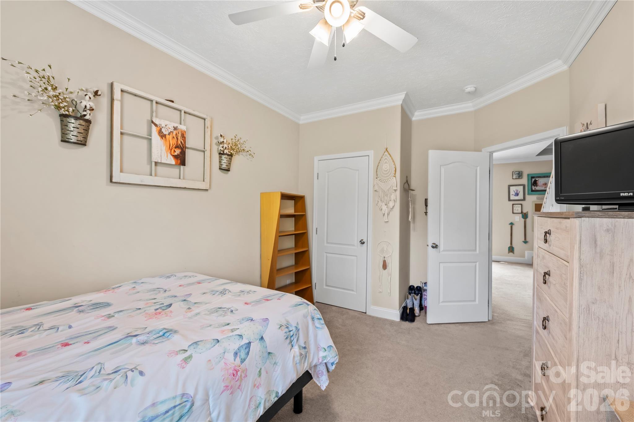 111 Robin Street — Hendersonville