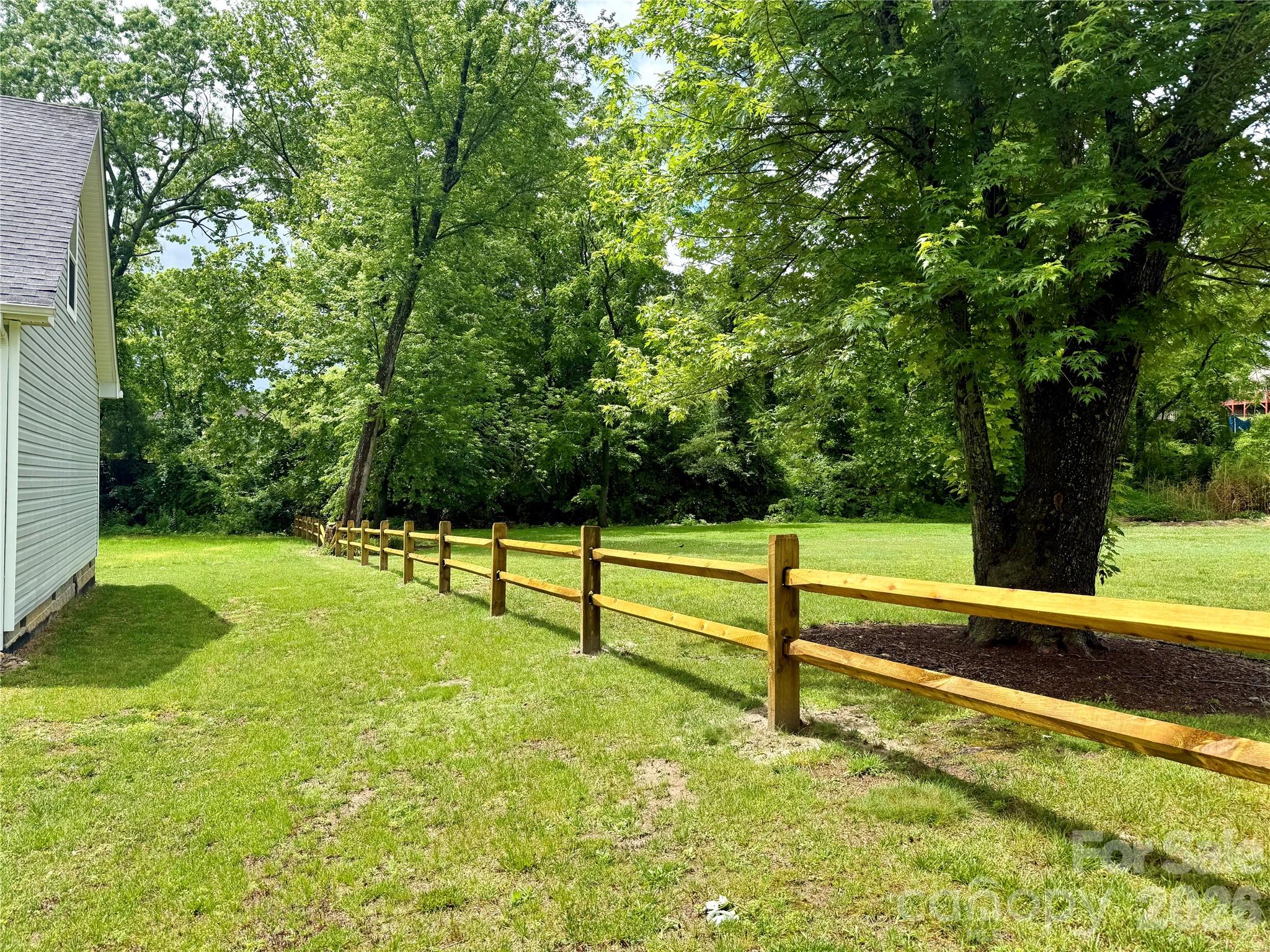 111 Robin Street — Hendersonville