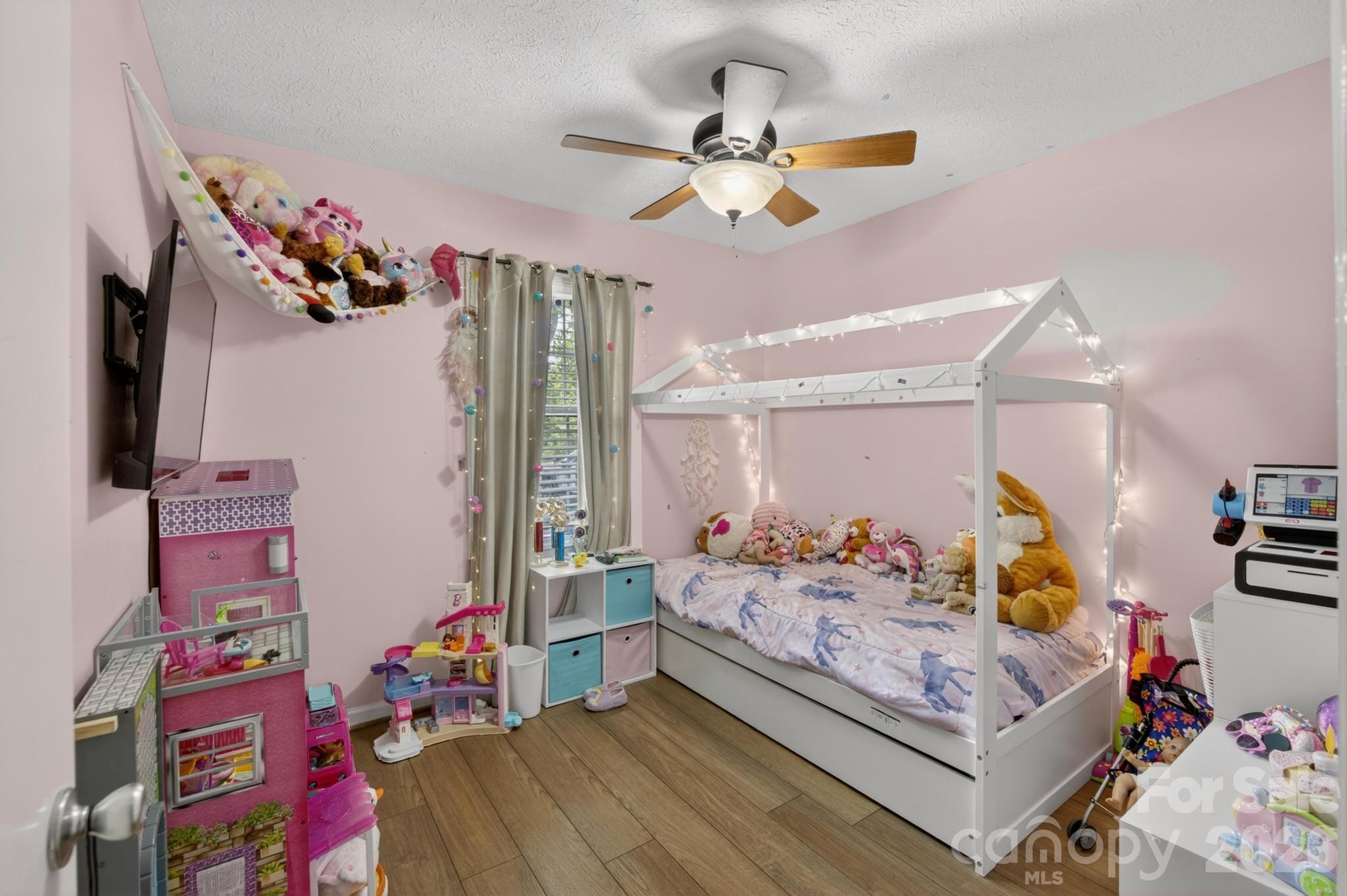 2308 walt arney Road — Lenoir