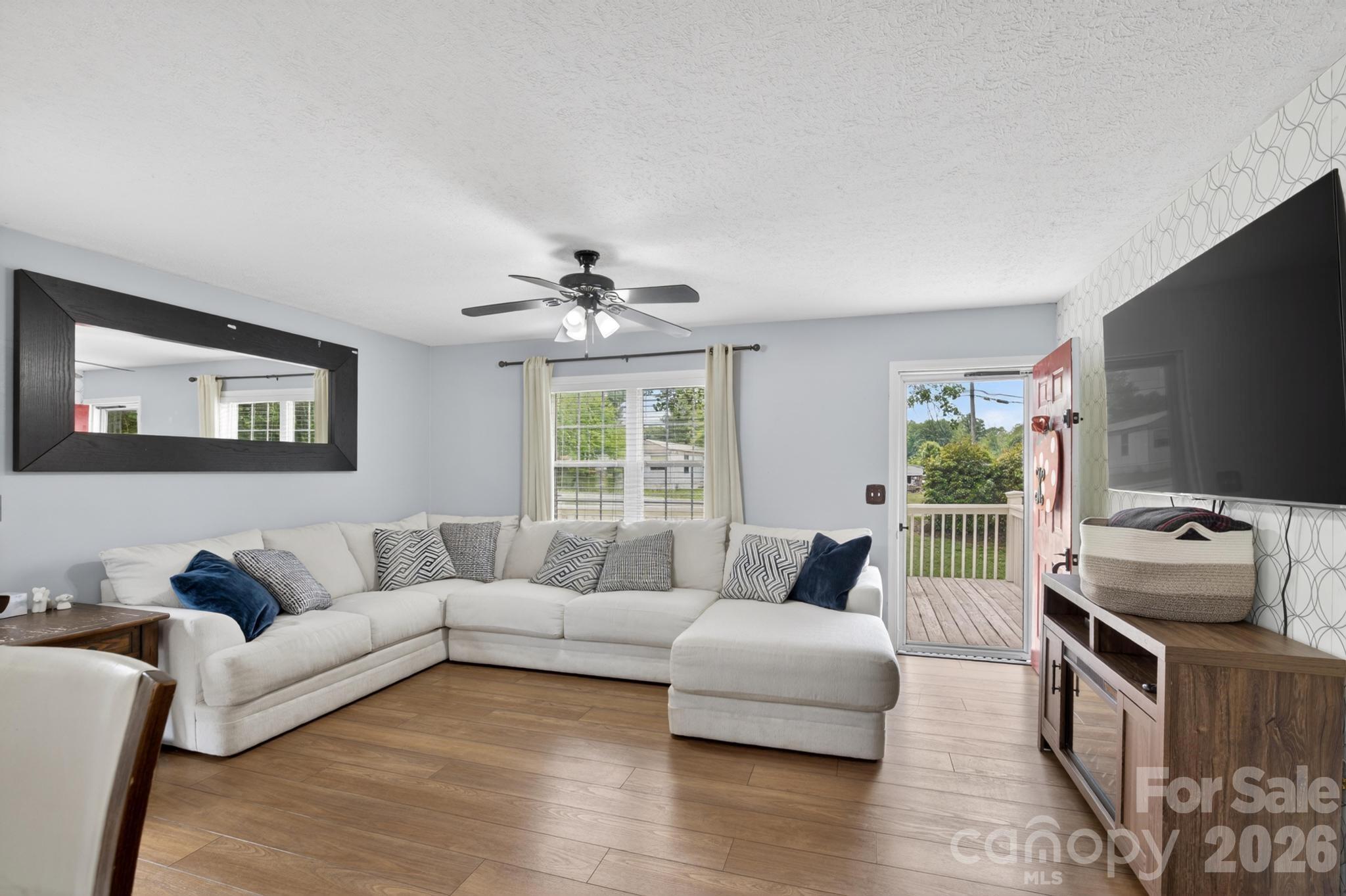 2308 walt arney Road — Lenoir