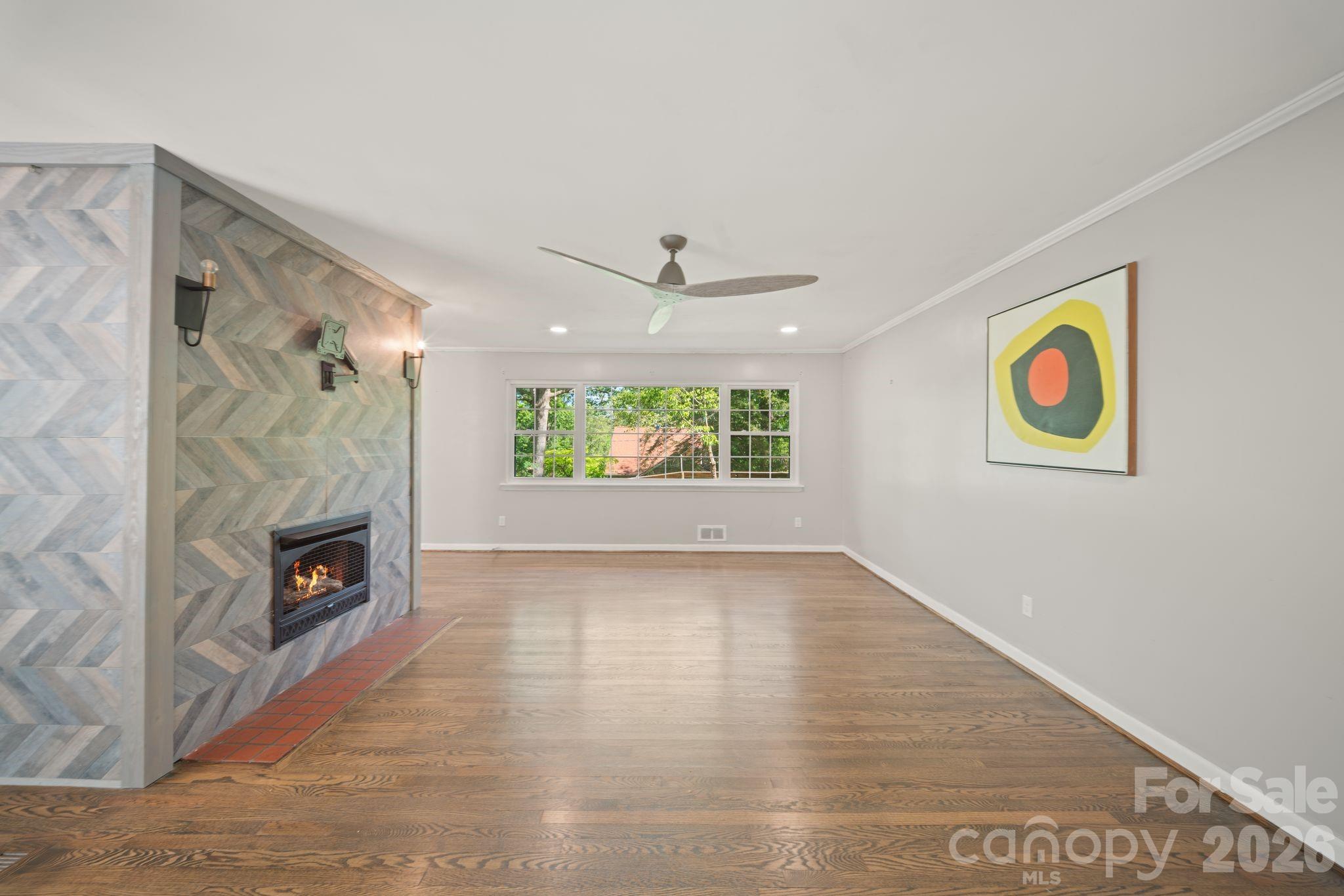 24 Warwick Place — Asheville