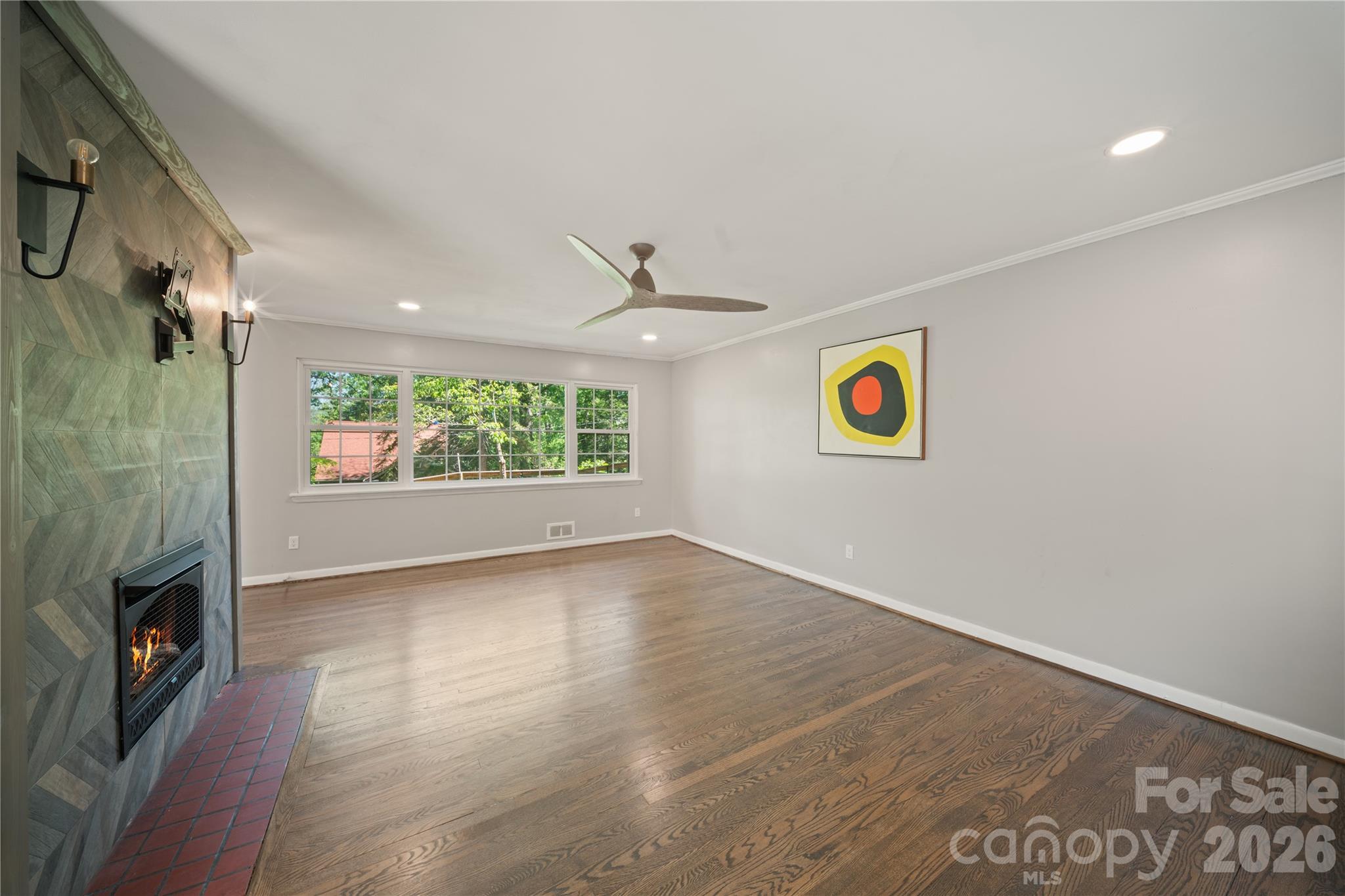 24 Warwick Place — Asheville