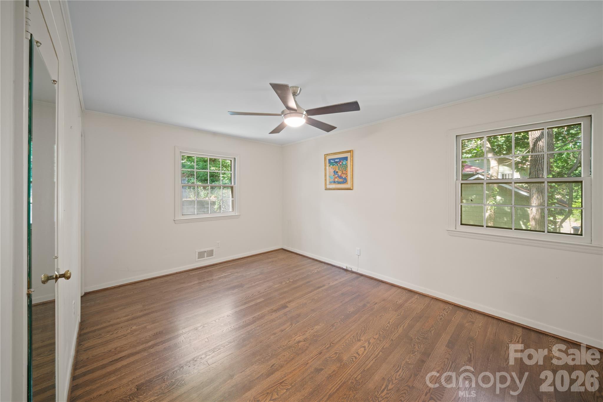 24 Warwick Place — Asheville
