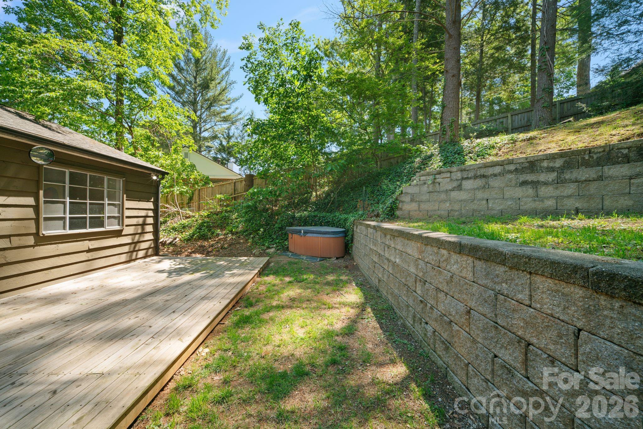 24 Warwick Place — Asheville